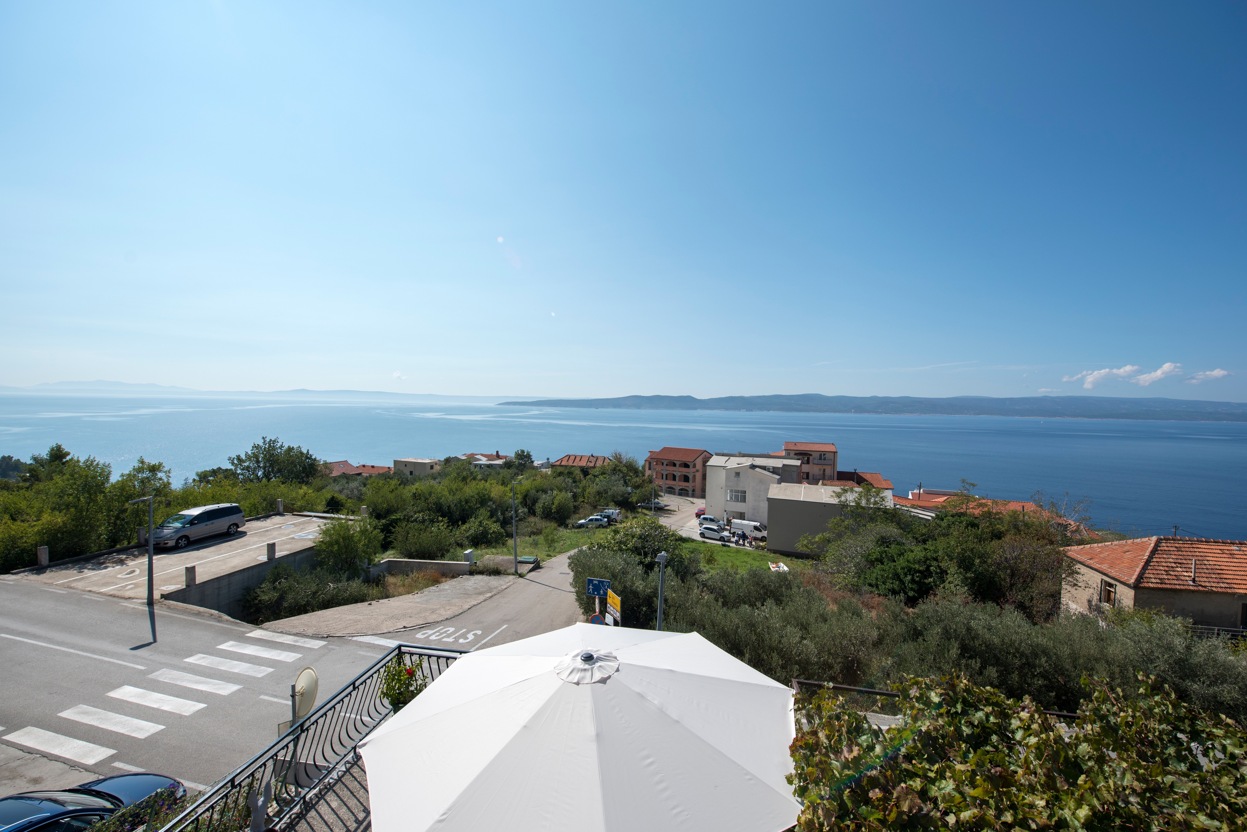 Two bedroom apartment with balcony and sea view Brela, Makarska  A-b