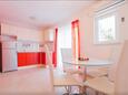 Sala da pranzo Stanići, Sala da pranzo nell'alloggi del tipo apartment, condizionatore disponibile e WiFi.