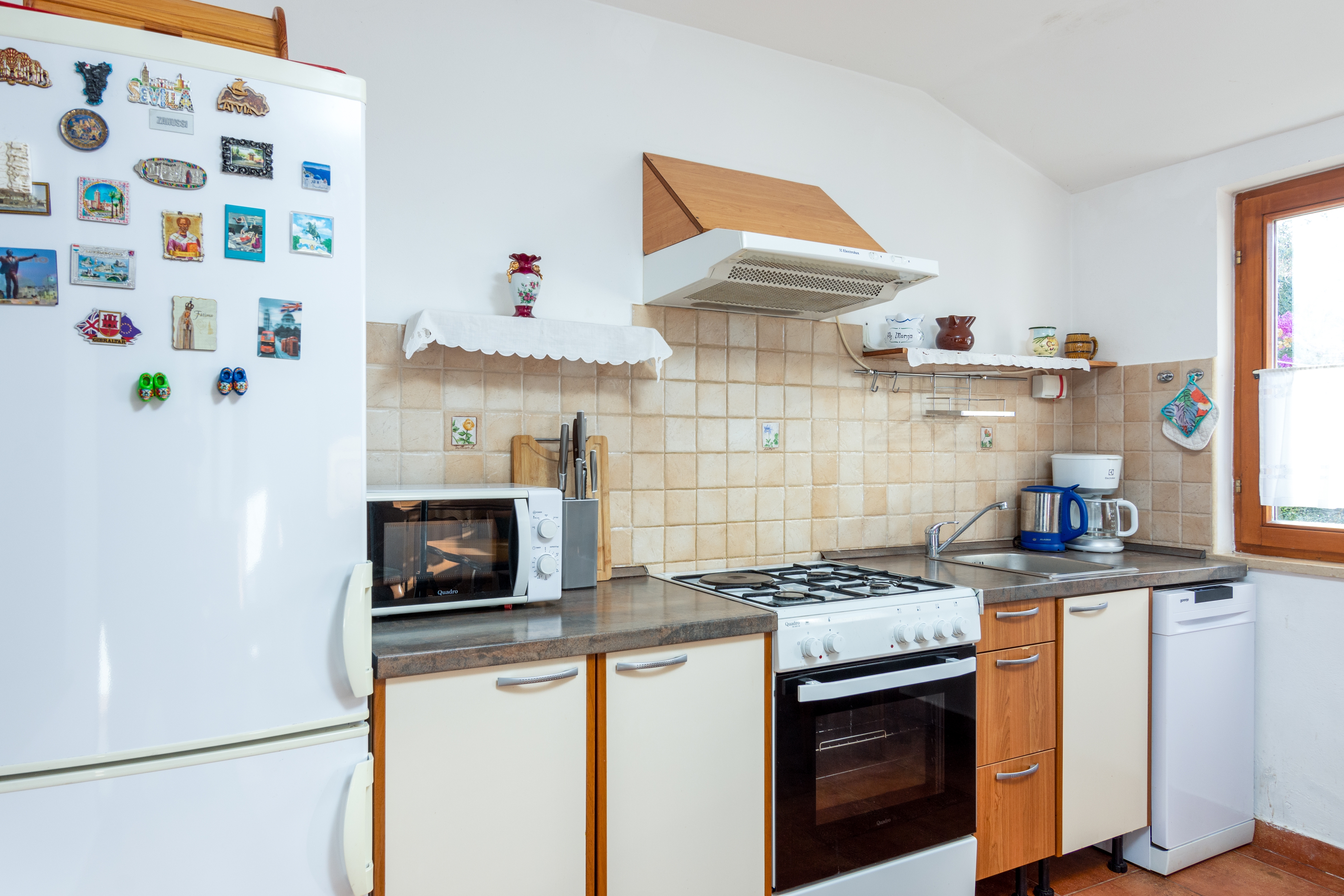 Two bedroom house with terrace Valtura, Pula  K