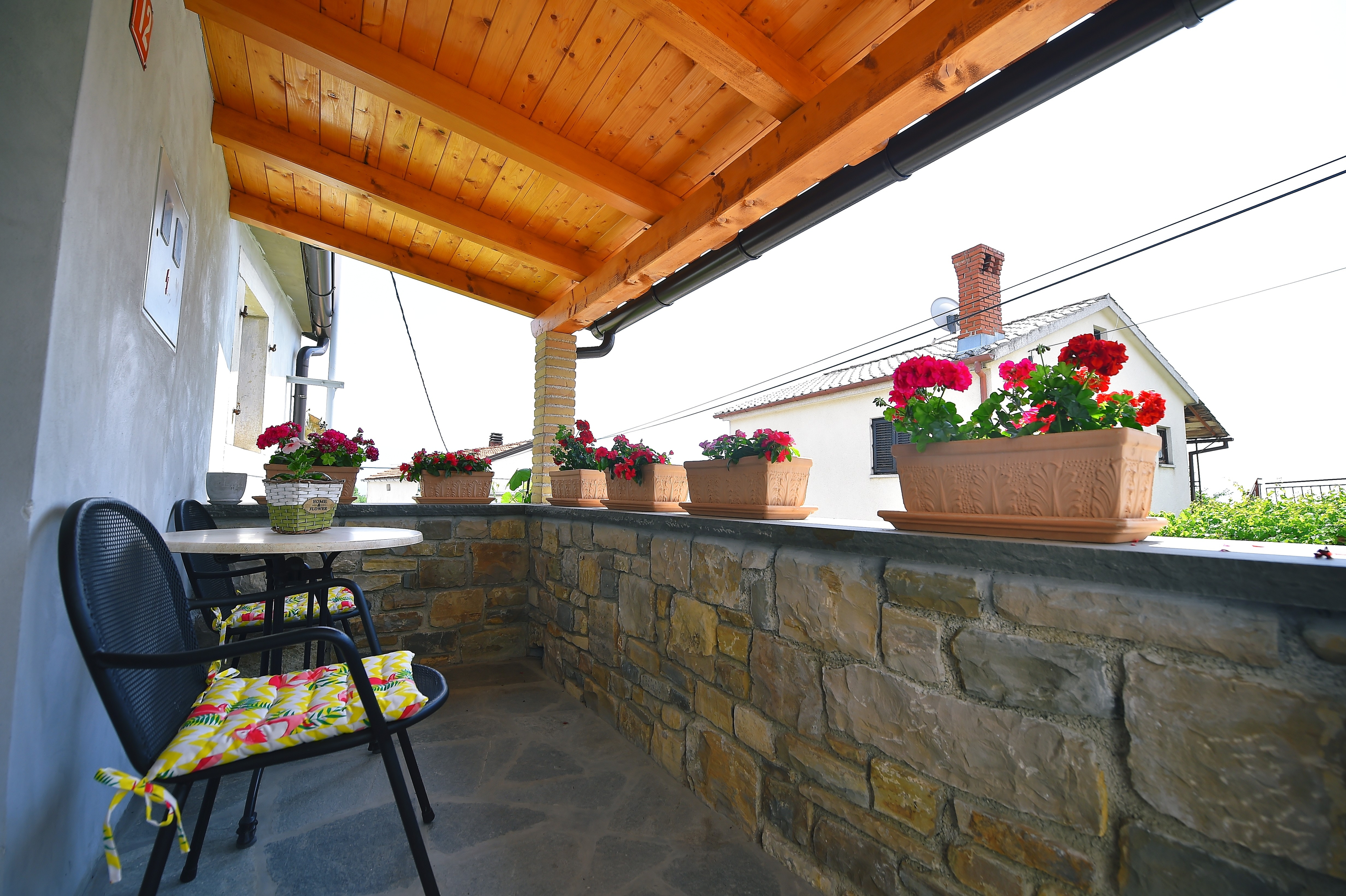 Three bedroom house with balcony Paz, Central Istria - Središnja Istra  K