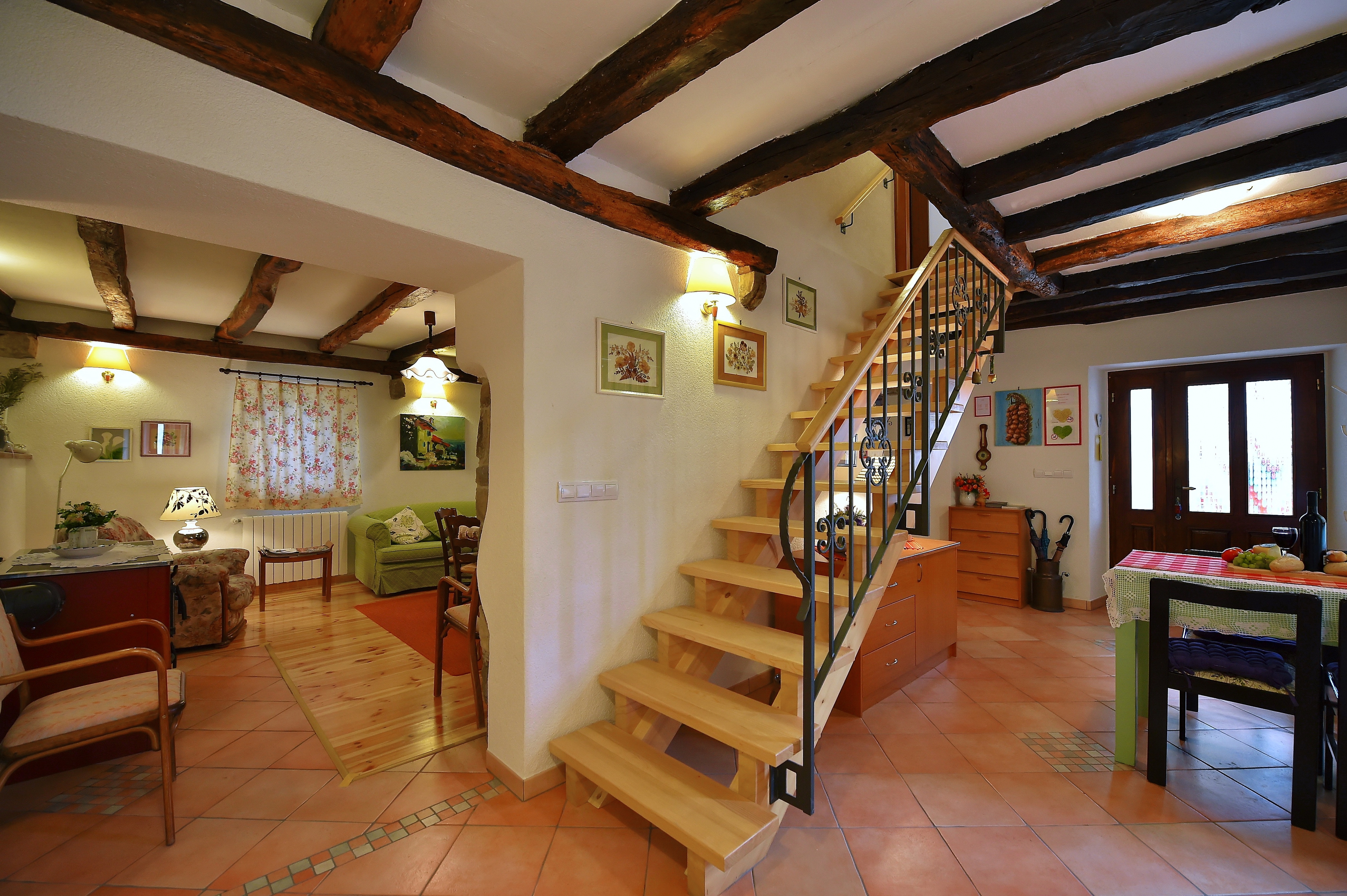 Three bedroom house with balcony Paz, Central Istria - Središnja Istra  K