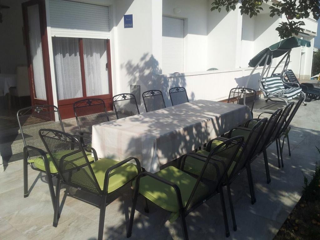 Enosobni apartma Z balkonom in pogledom na morje Banjol, Rab  A-c