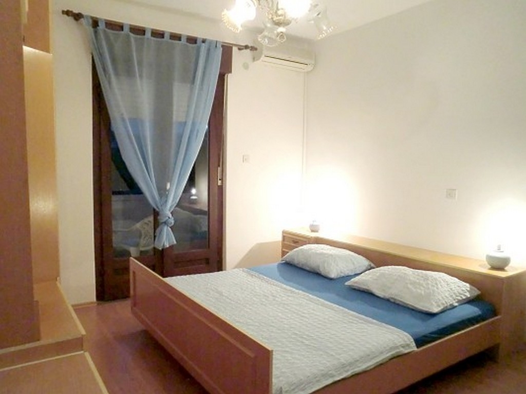 One bedroom apartment with balcony and sea view Banjol, Rab (A-16645-c)