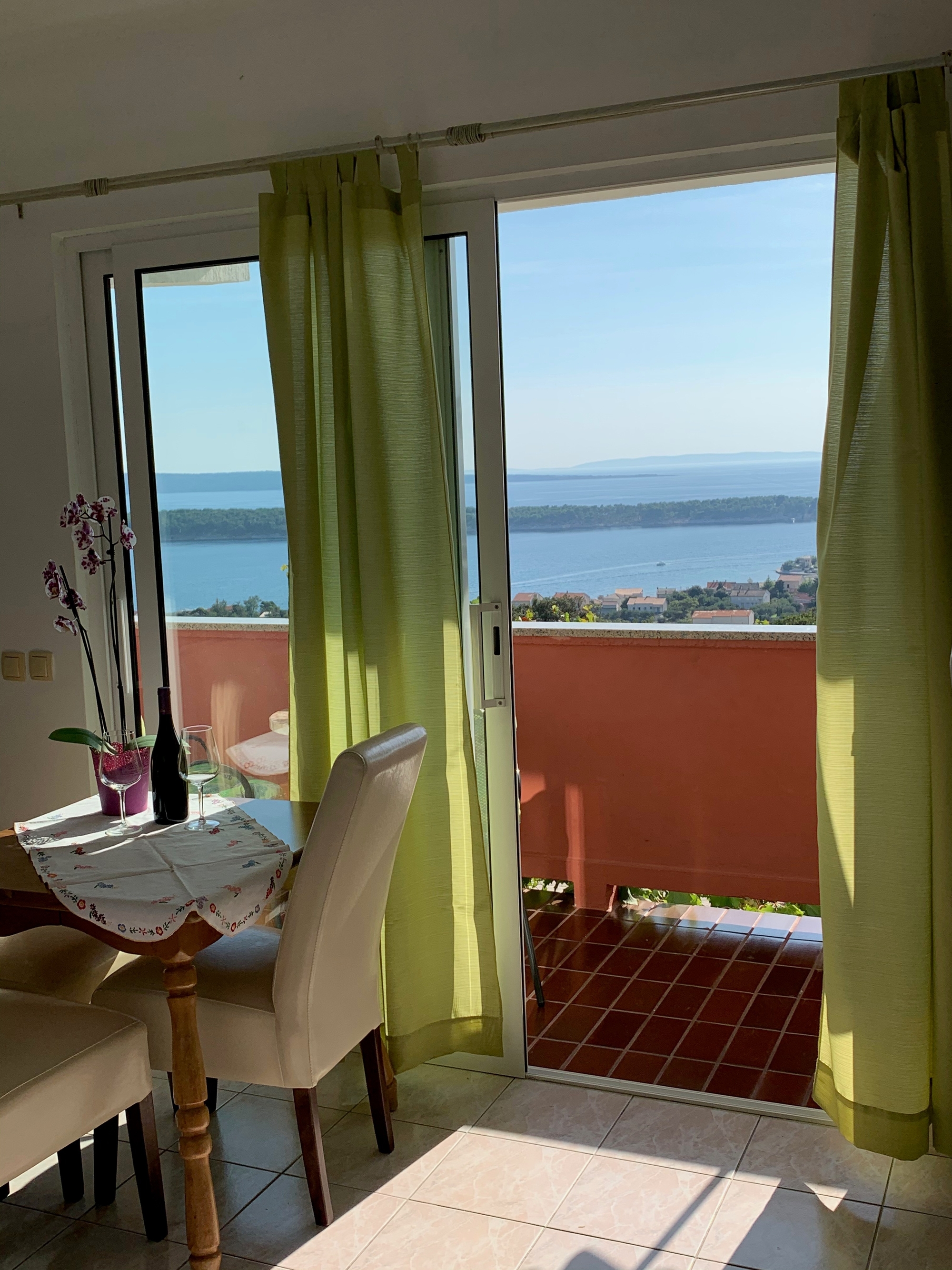 One bedroom apartment with balcony and sea view Banjol, Rab (A-16647-c) One bedroom apartment with balcony and sea view Banjol, Rab (A-16647-c)