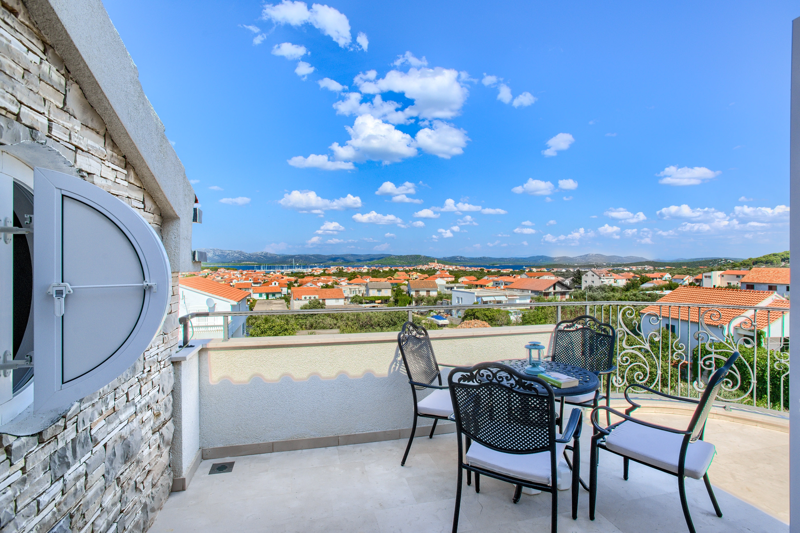 One bedroom apartment with terrace and sea view Murter (A-16655-e) One bedroom apartment with terrace and sea view Murter (A-16655-e)