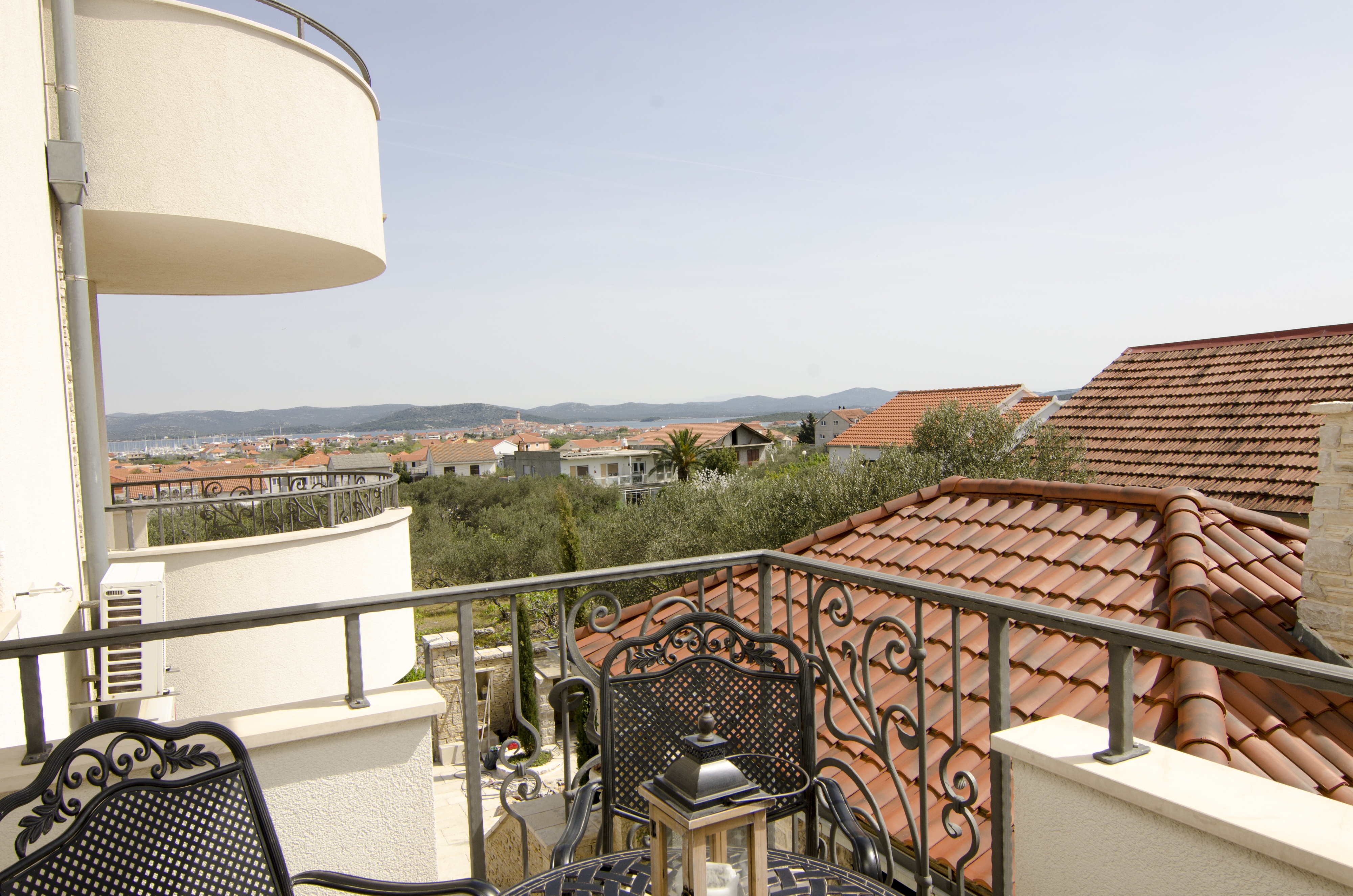 Two bedroom apartment with terrace and sea view Murter (A-16655-g)