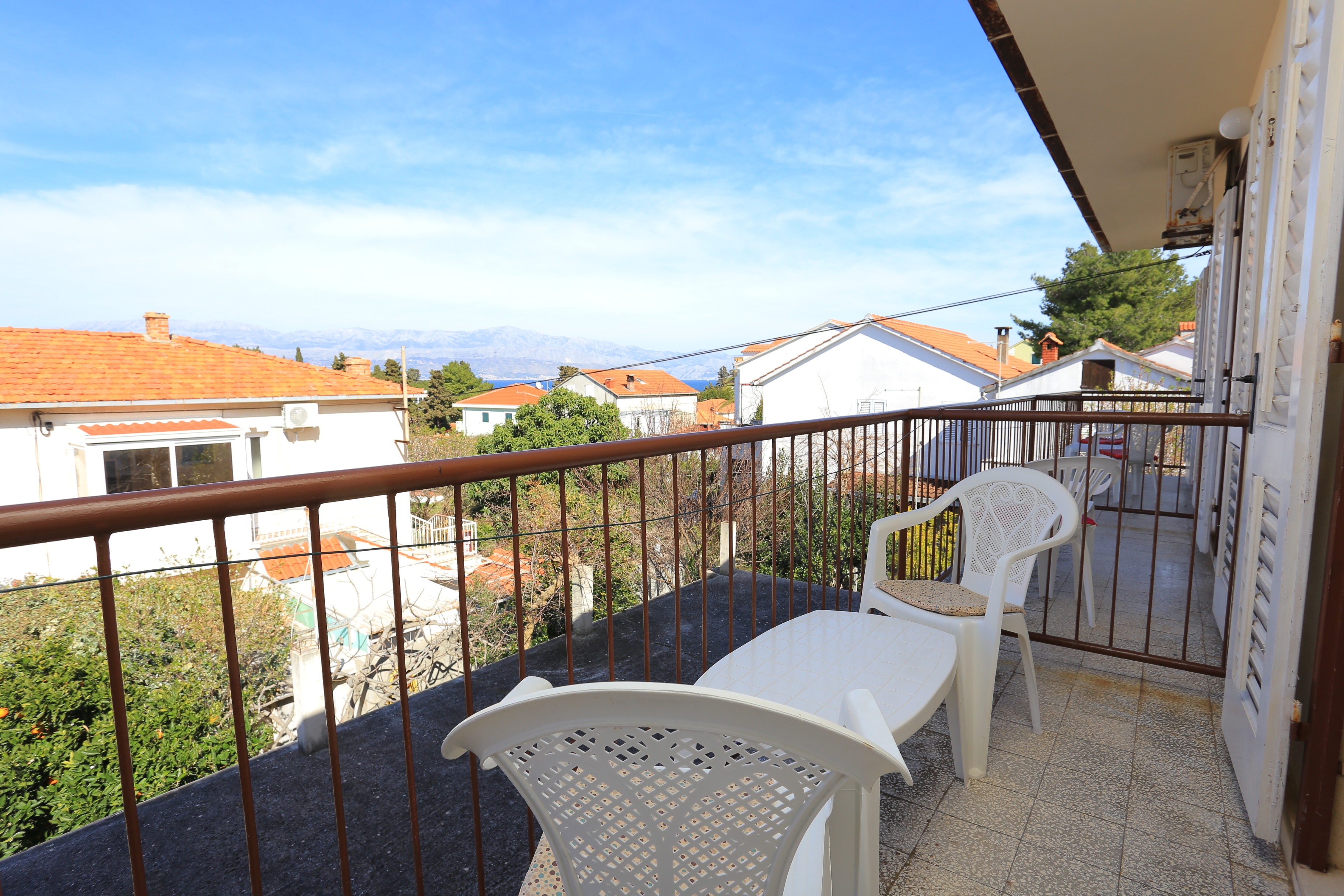 Two bedroom apartment with balcony and sea view Supetar, Brač  A-c