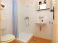 Kupaonica Supetar, Kupaonica u smještaju tipa studio-apartment, WiFi.