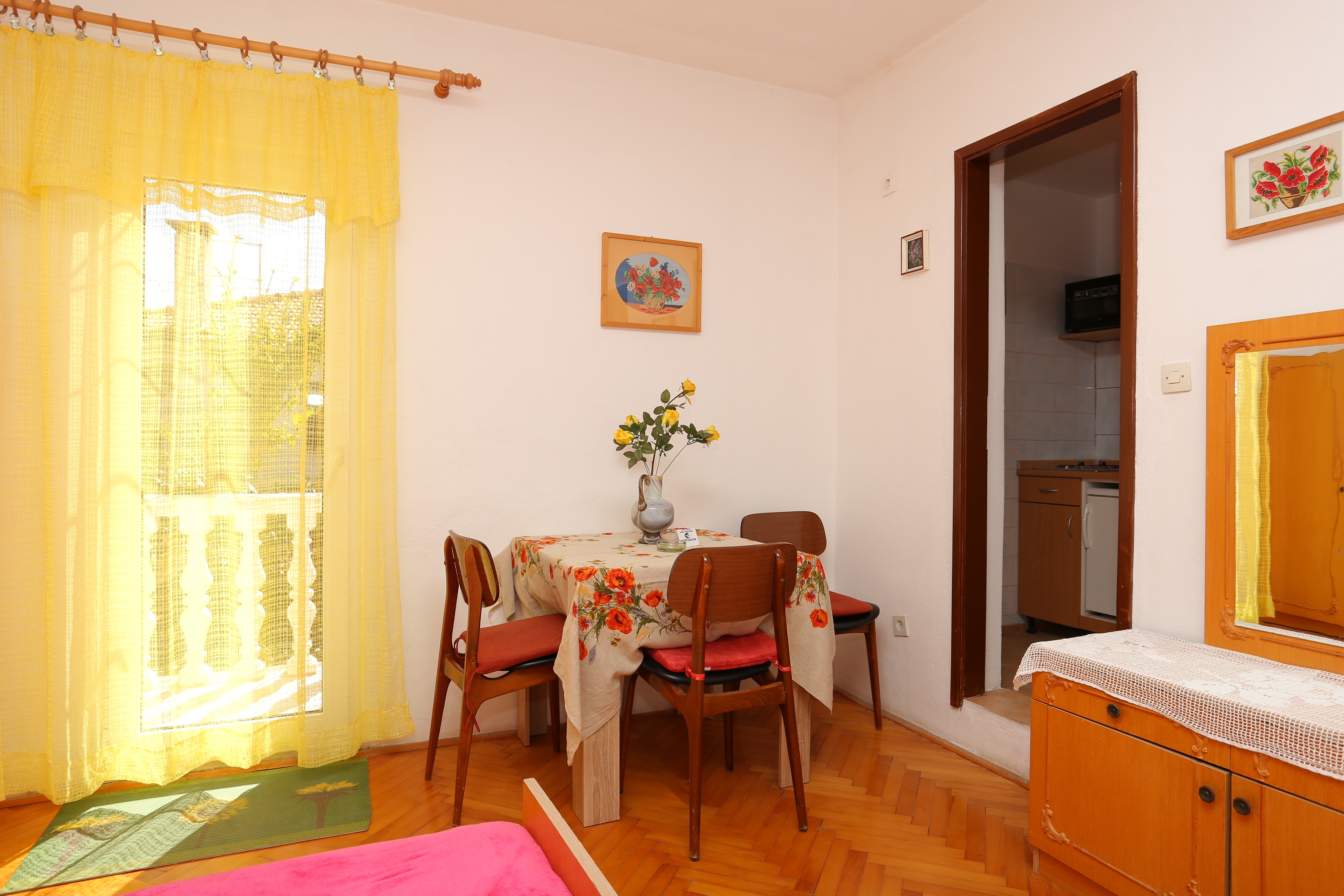 Studio flat with balcony Supetar, Brač (AS-16656-a)