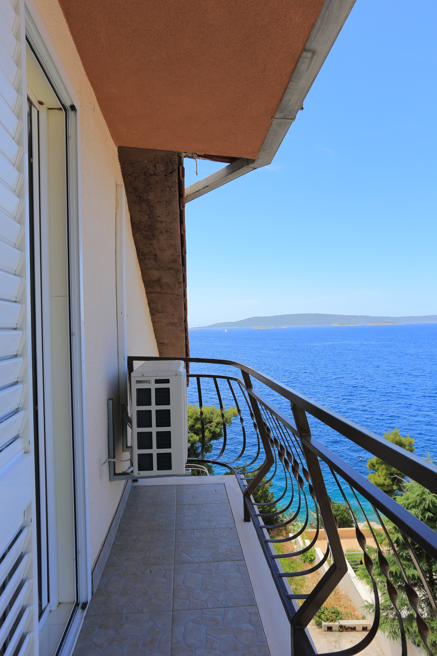 Three bedroom apartment near beach Okrug Donji, Čiovo  A-b