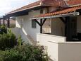 Seget Vranjica, Trogir, Propiedad 16661 - Apartamentos with pebble beach.