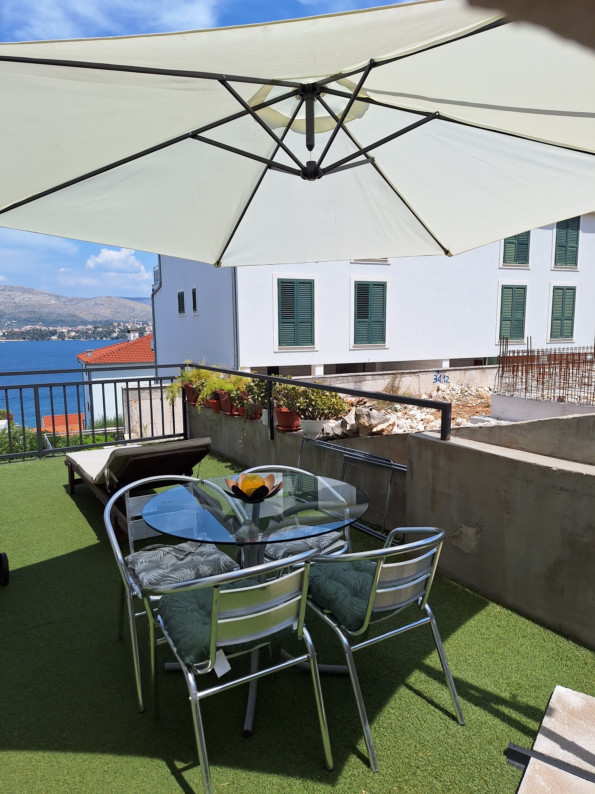 Two bedroom apartment with terrace and sea view Okrug Gornji, Čiovo  A-a
