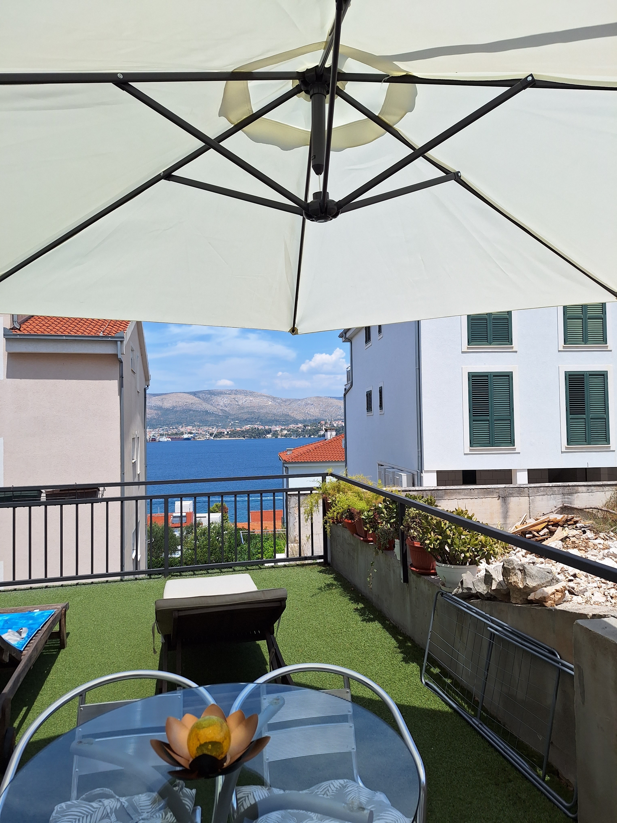 Two bedroom apartment with terrace and sea view Okrug Gornji, Čiovo  A-a