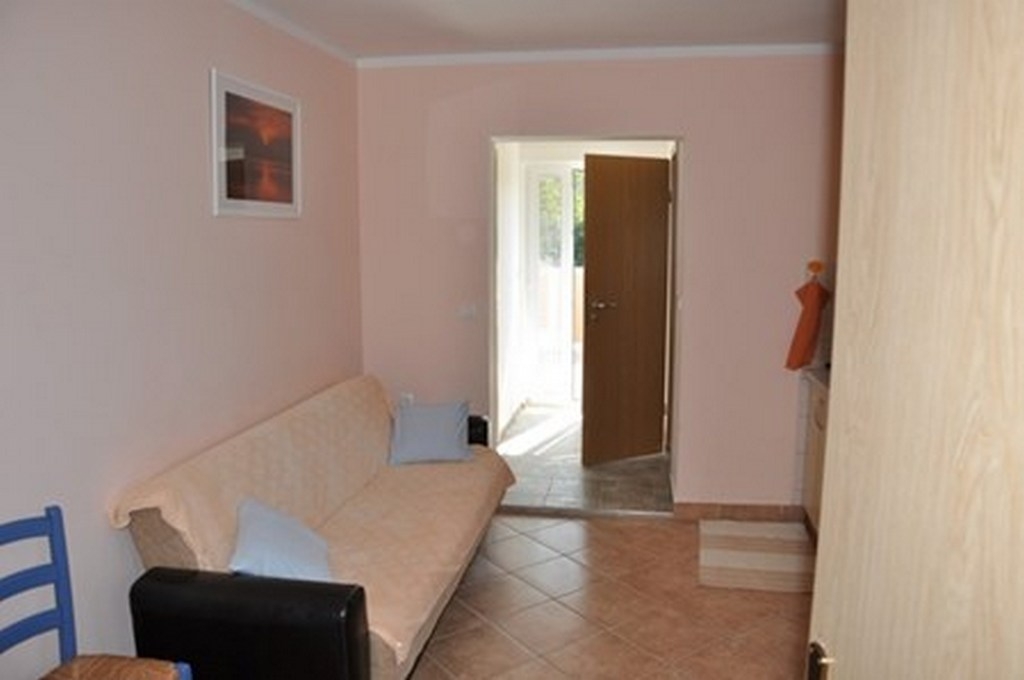 Two bedroom apartment with terrace Lopar (Rab) (A-16680-b)