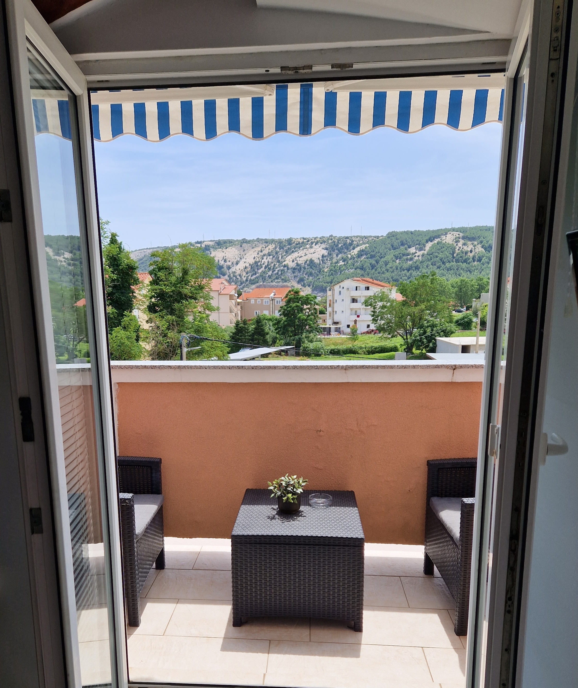 Top Rab Lopar Top Rab Lopar