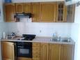 Kneža, Cocina in the apartment, air condition available y WiFi.