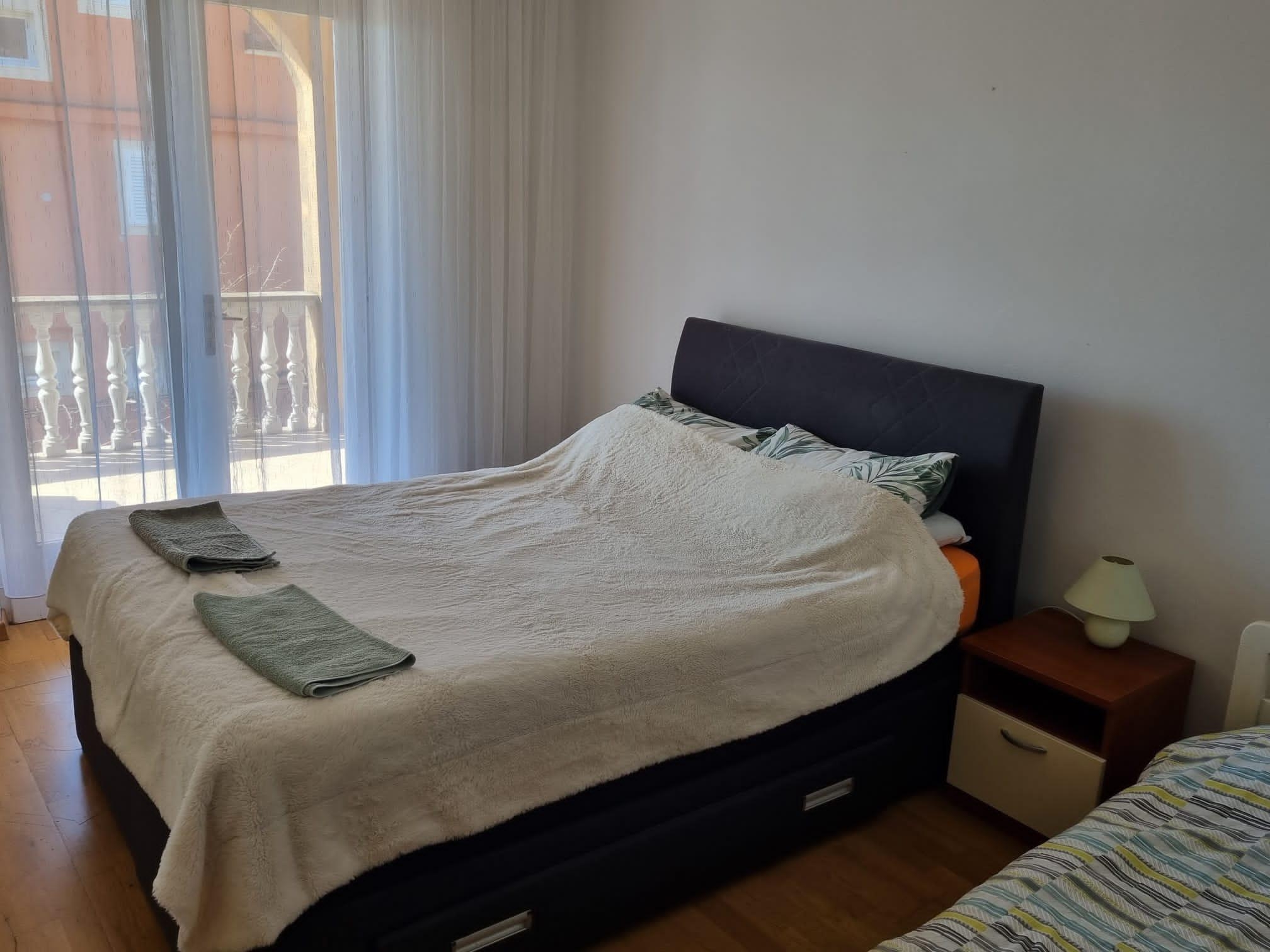 Three bedroom apartment with terrace Sveti Filip i Jakov, Biograd  A-a
