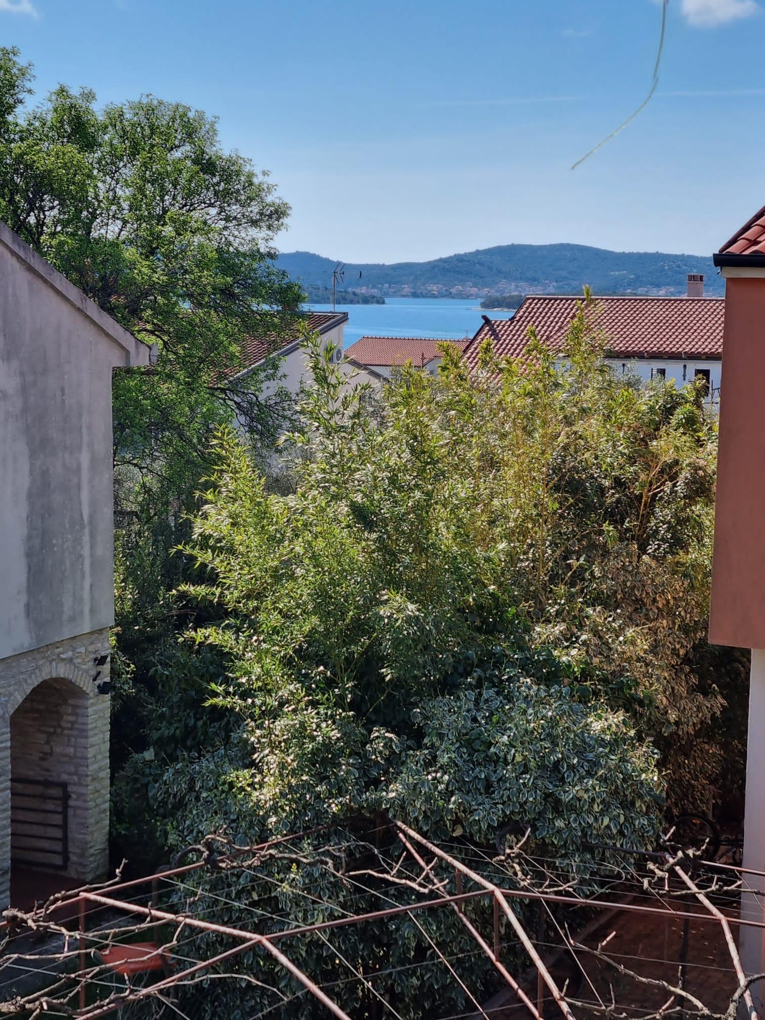 Three bedroom apartment with terrace Sveti Filip i Jakov, Biograd  A-a