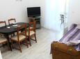 Obývací pokoj Sveti Filip i Jakov, Obývací pokoj v ubytování typu apartment, s klimatizací a WiFi.