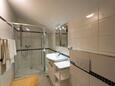 Salle de bain 2 Tribunj, Salle de bain 2 dans l’hébergement en type apartment, WiFi.