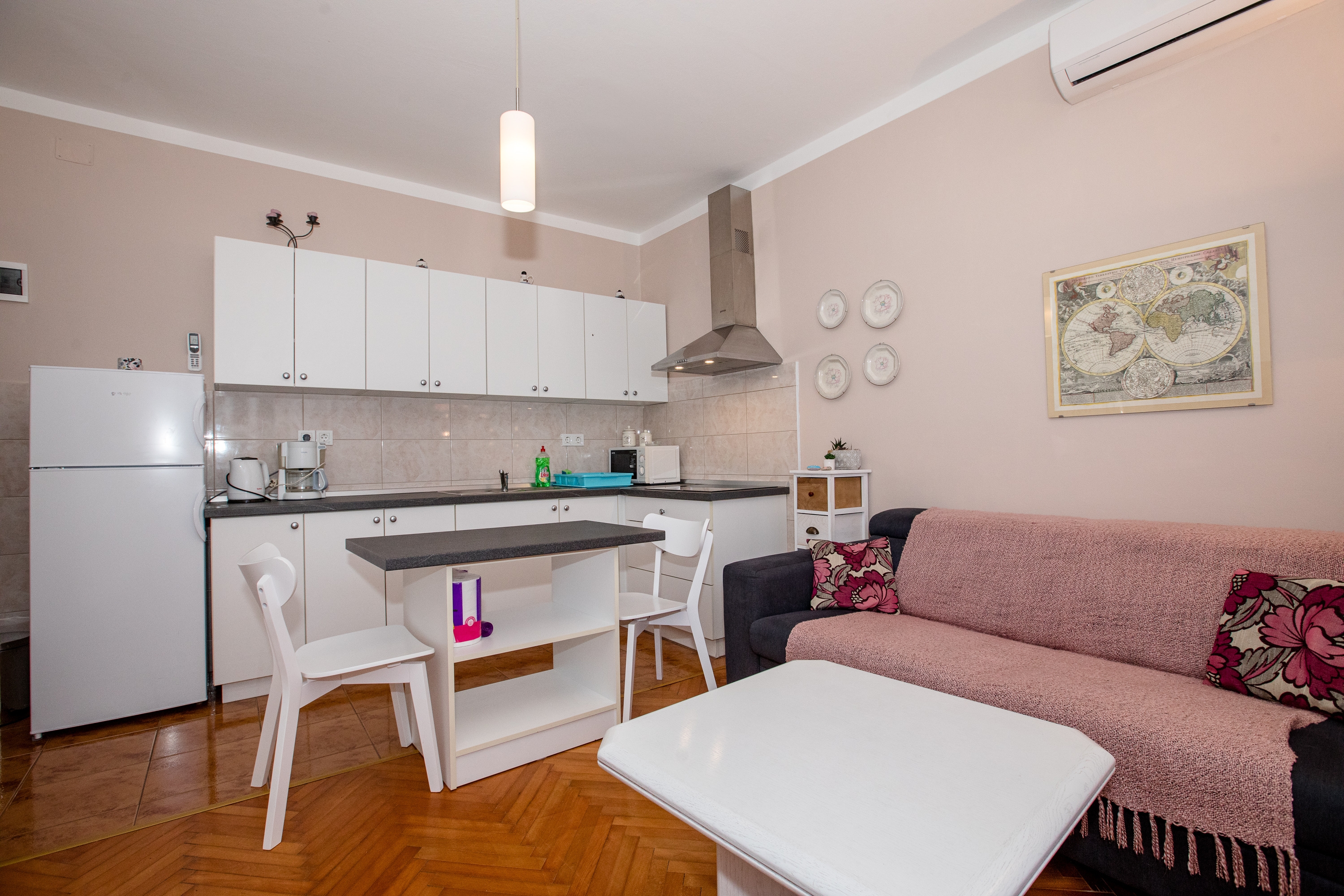 One bedroom apartment with terrace Barbat, Rab (A-16723-a) One bedroom apartment with terrace Barbat, Rab (A-16723-a)