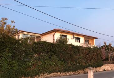 Barbat, Rab, Propiedad 16723 - Apartamentos with sandy beach.