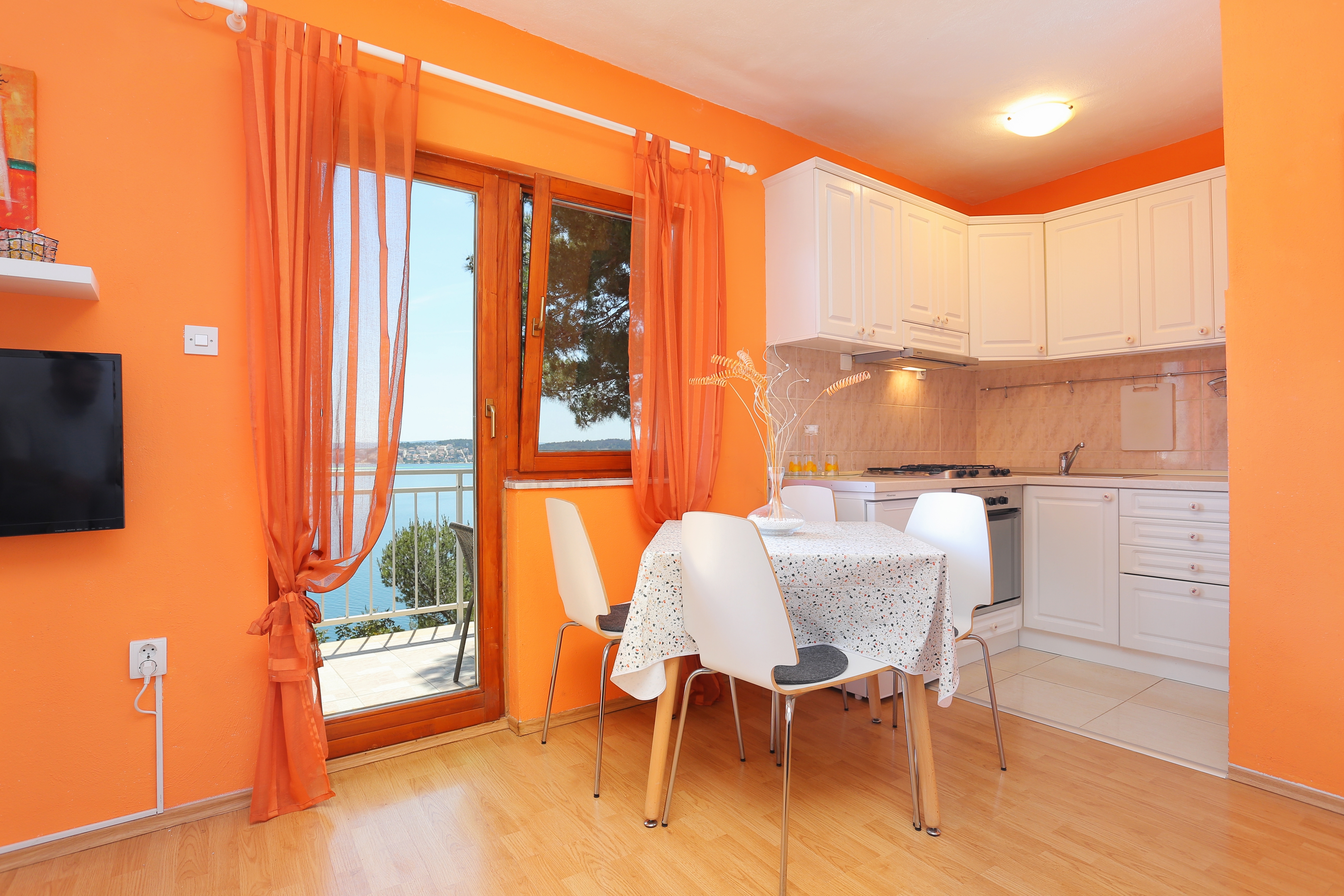 One bedroom apartment with balcony and sea view Trogir  A-a