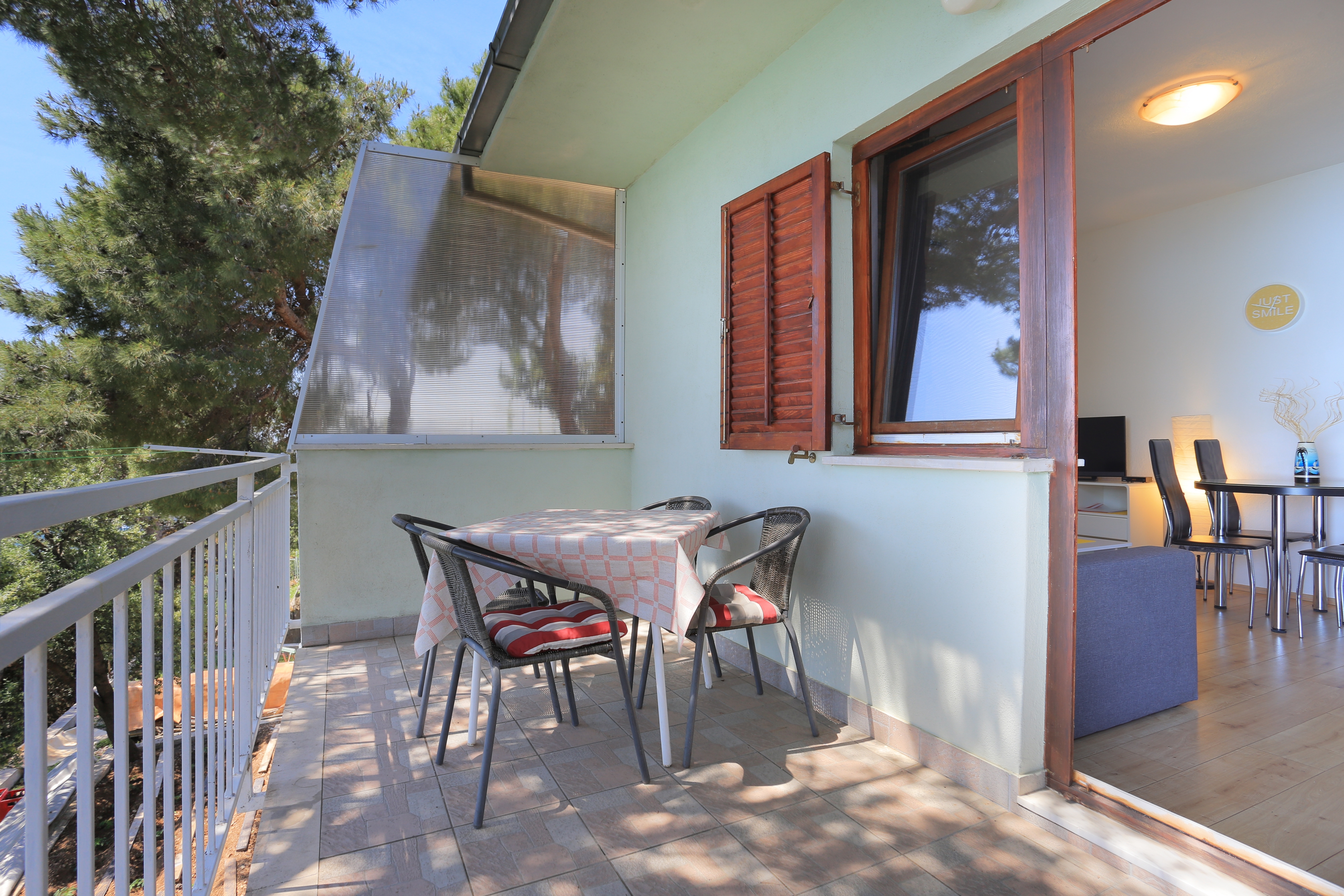 One bedroom apartment with balcony and sea view Trogir  A-b