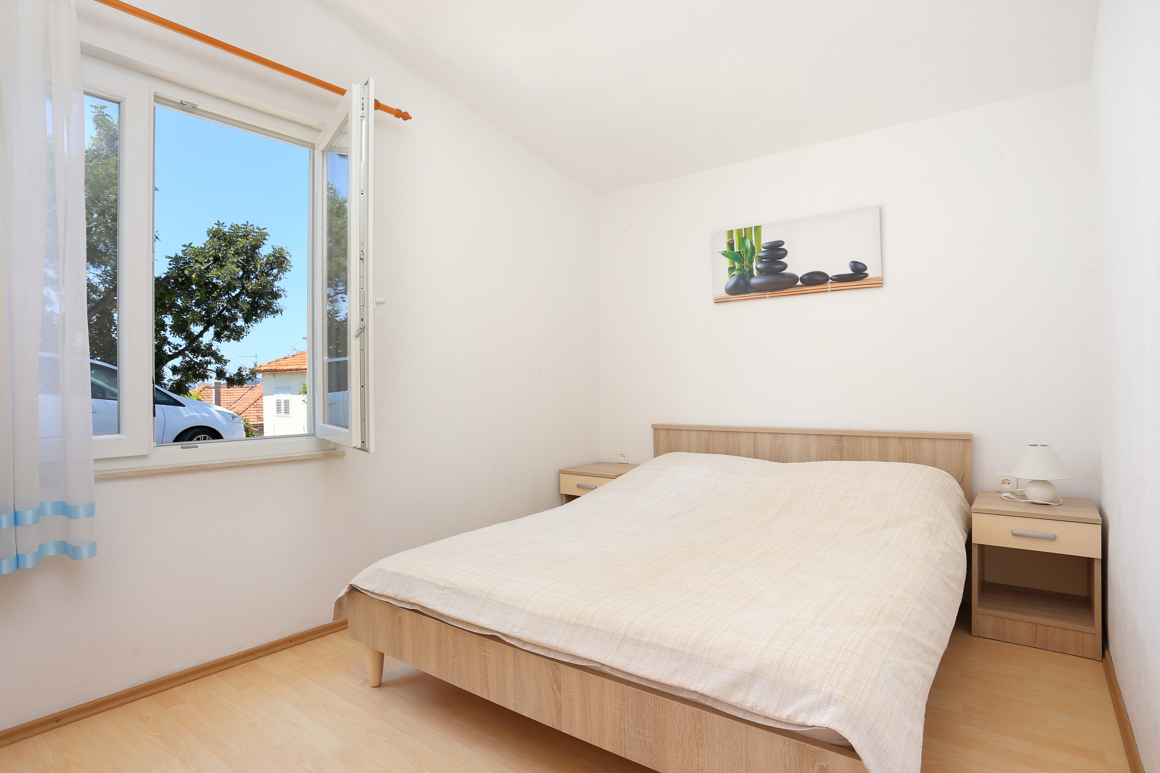 One bedroom apartment with balcony and sea view Trogir  A-b