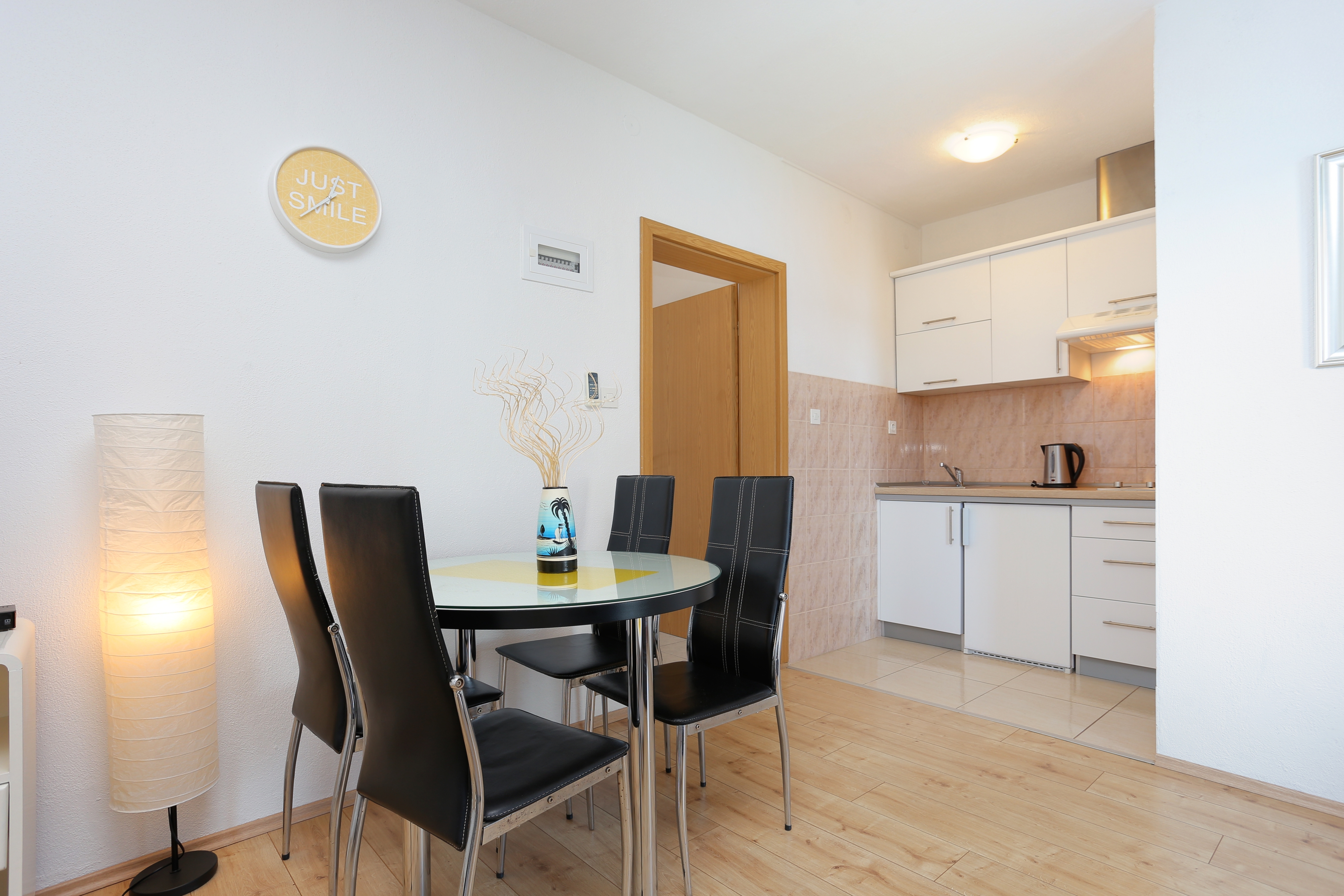 One bedroom apartment with balcony and sea view Trogir  A-b