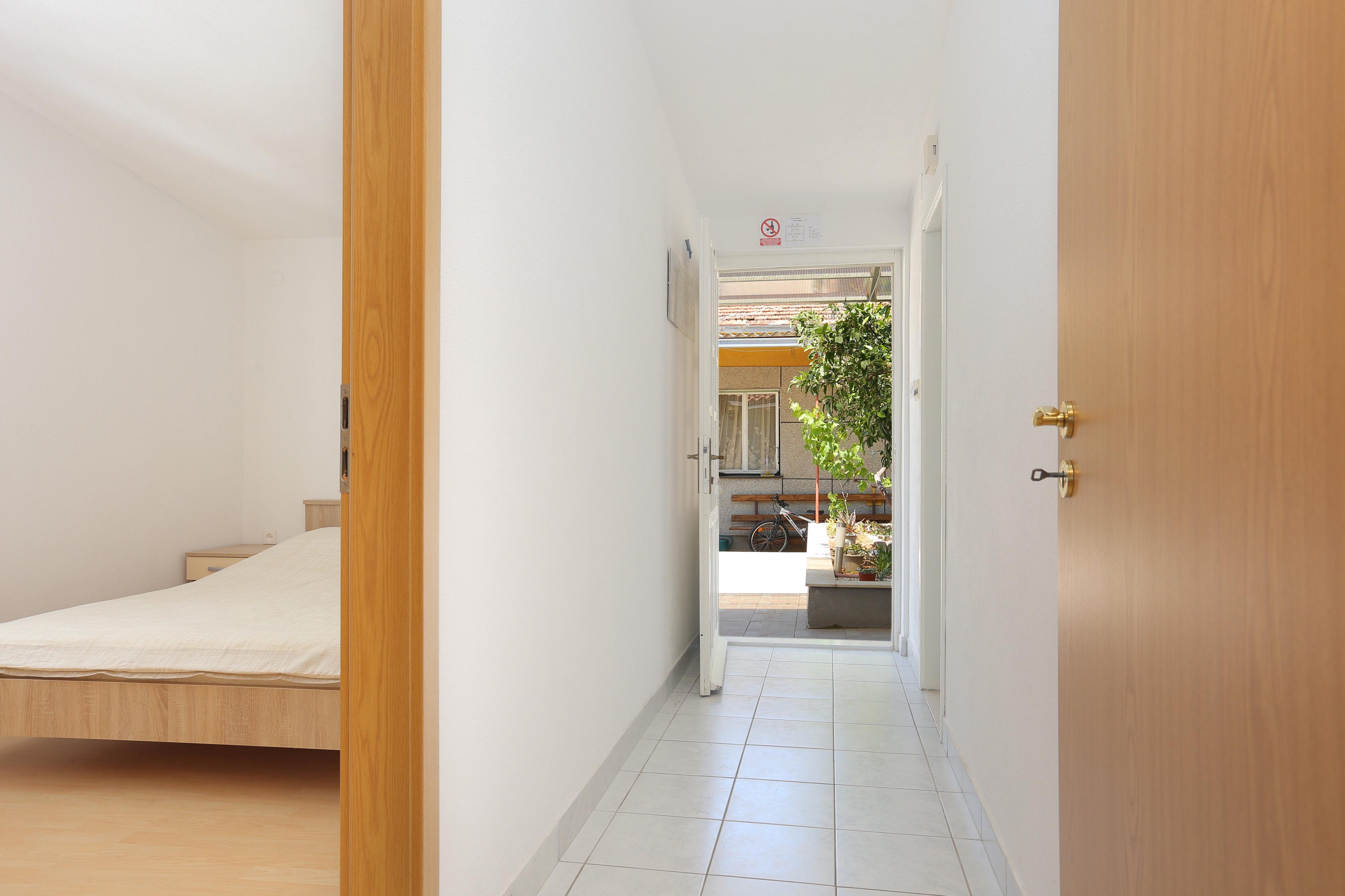 One bedroom apartment with balcony and sea view Trogir  A-b