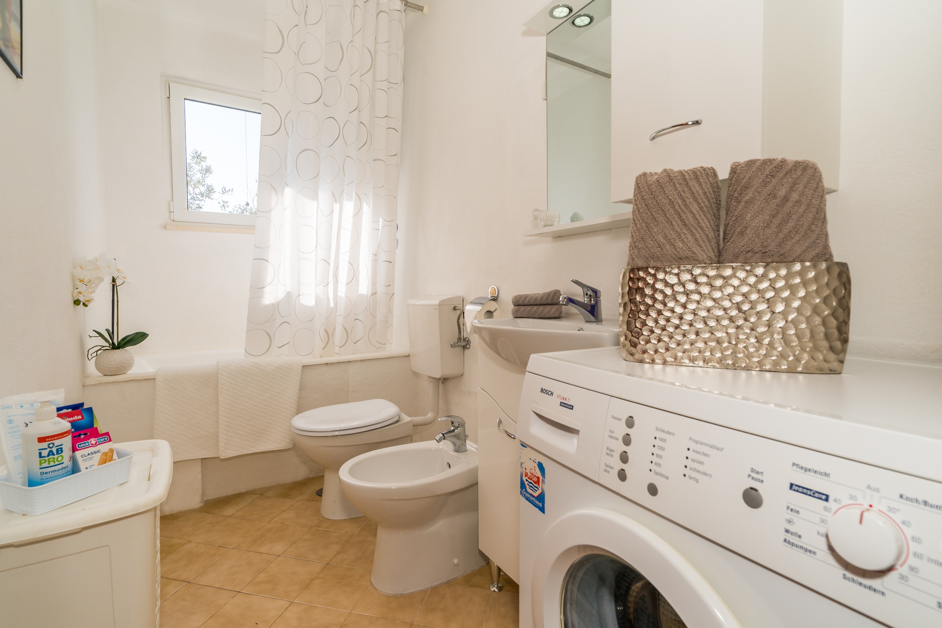 Two bedroom apartment with terrace and sea view Nečujam, Šolta  A-a