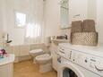 Ванная комната Nečujam, Ванная комната в размещении типа apartment, WiFi.