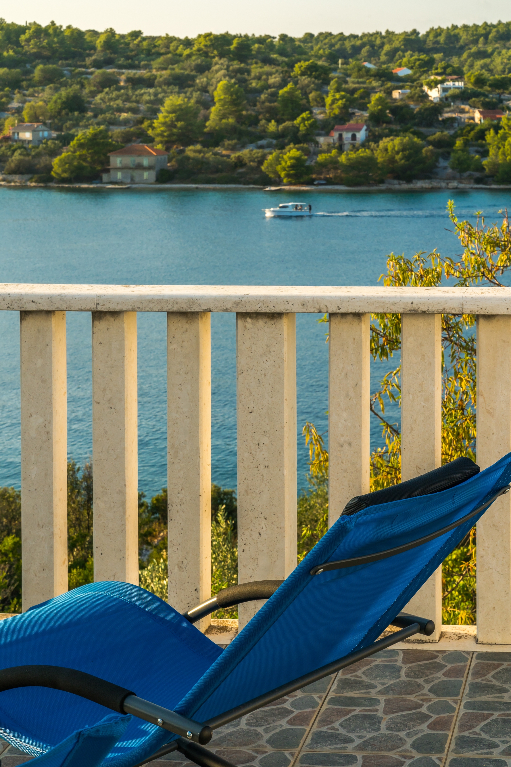 One bedroom apartment with terrace and sea view Nečujam, Šolta  A-a
