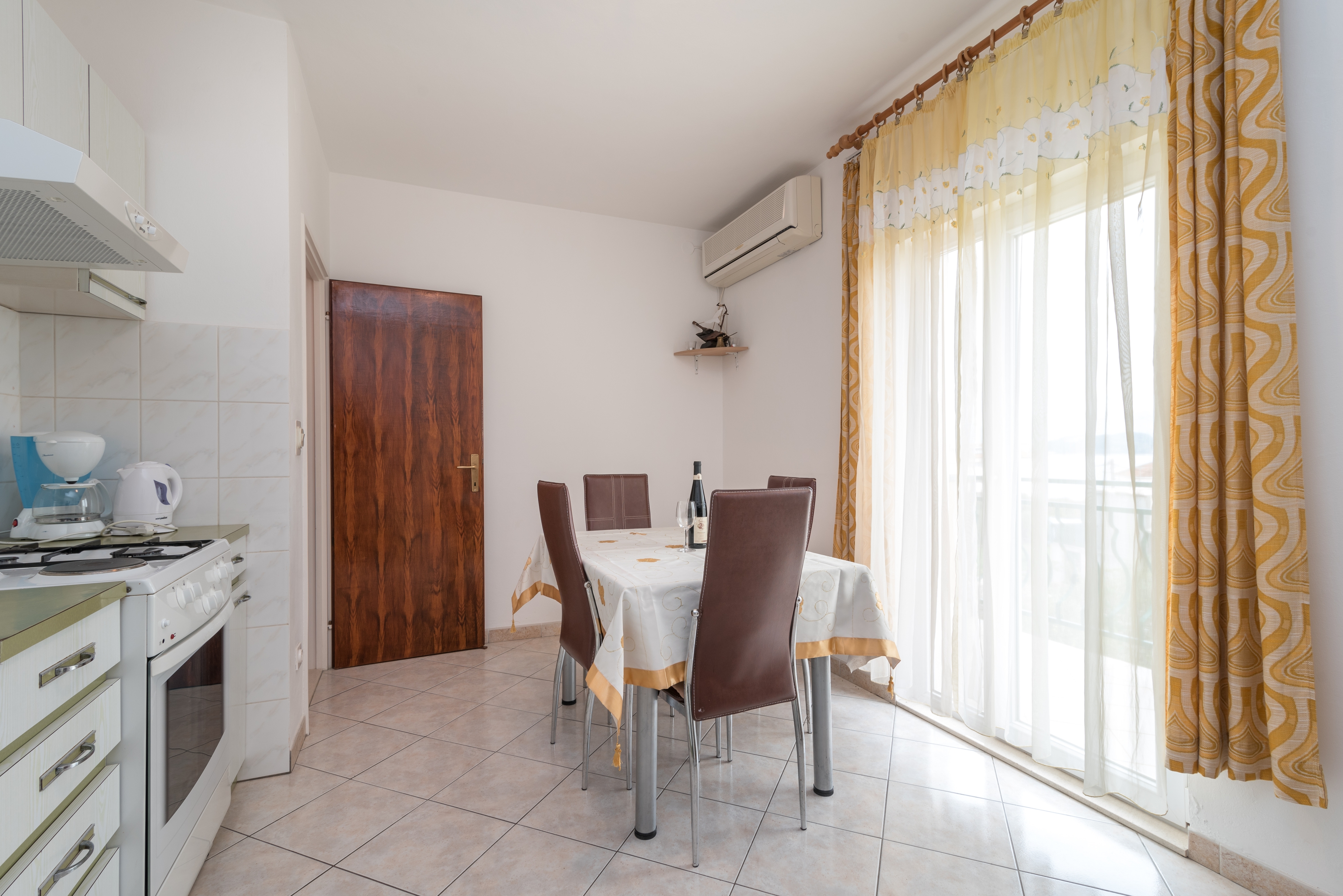 Two bedroom apartment with terrace and sea view Slatine, Čiovo (A-16731-a)