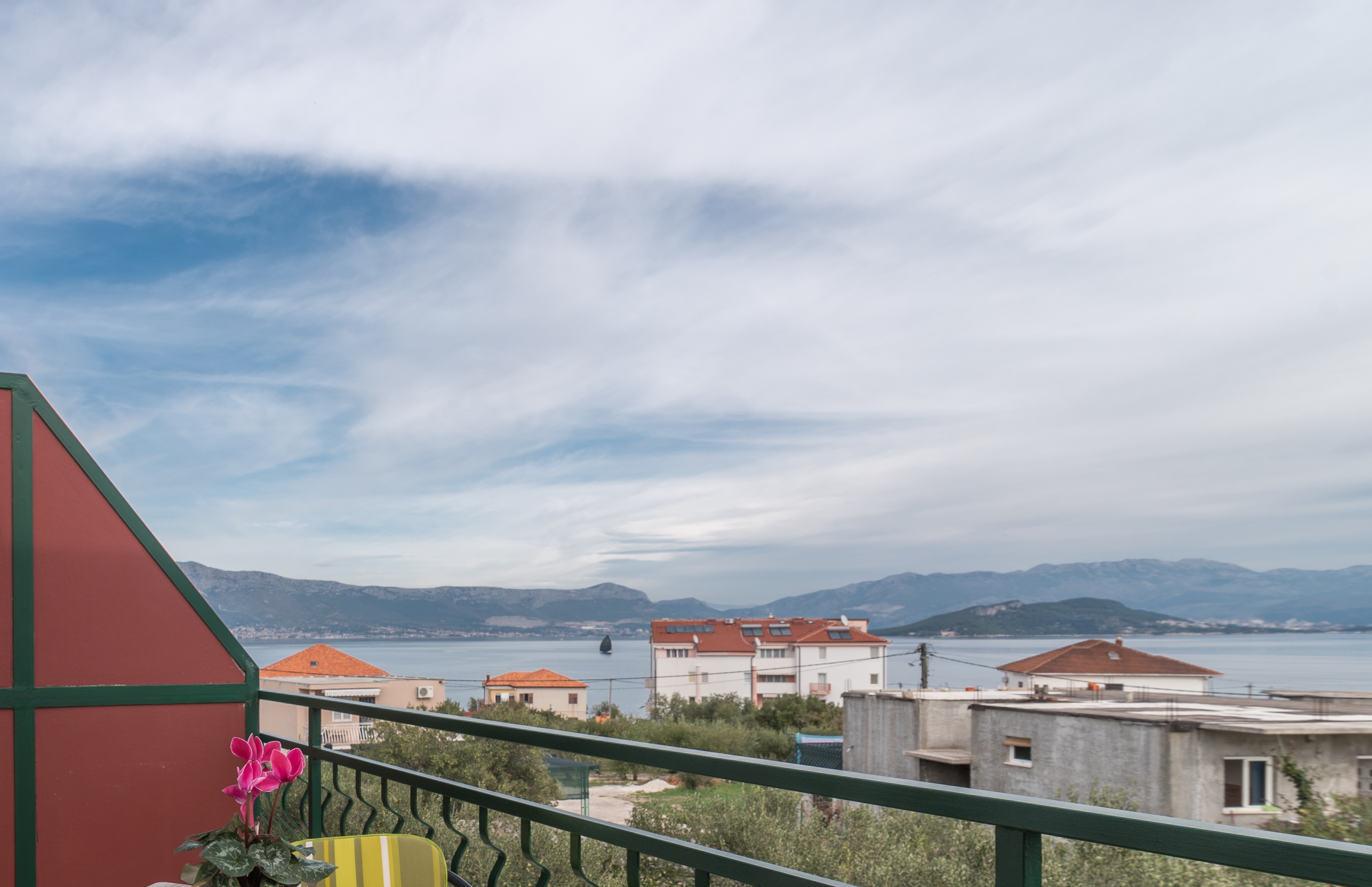 Two bedroom apartment with terrace and sea view Slatine, Čiovo  A-b