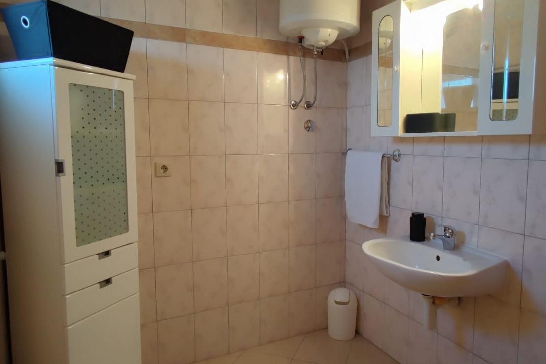 Two bedroom apartment with balcony and sea view Slatine, Čiovo  A-a