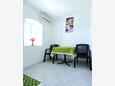 Blagovaonica Okrug Donji, Blagovaonica u smještaju tipa studio-apartment, dostupna klima i WiFi.