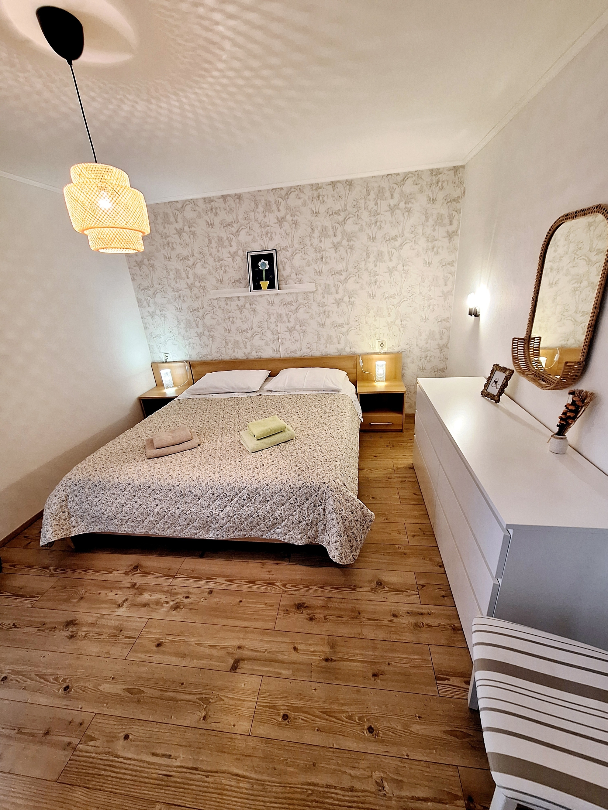 Two bedroom apartment near beach Betina, Murter  A-a