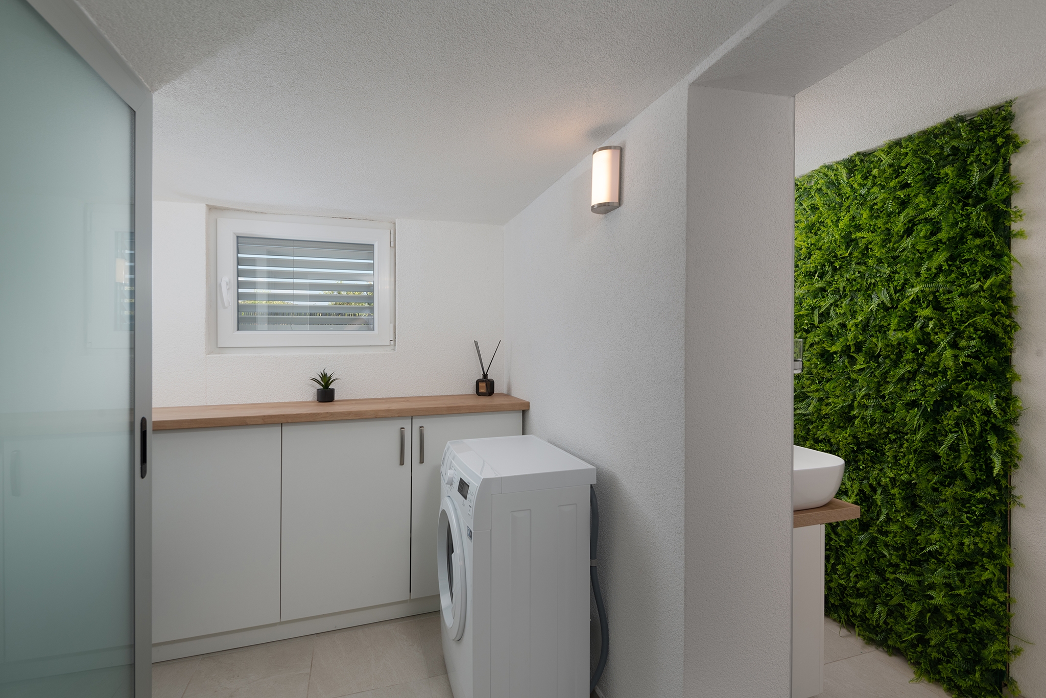 Comfortable and spacious house with terrace and sea view Milna, Brač  K