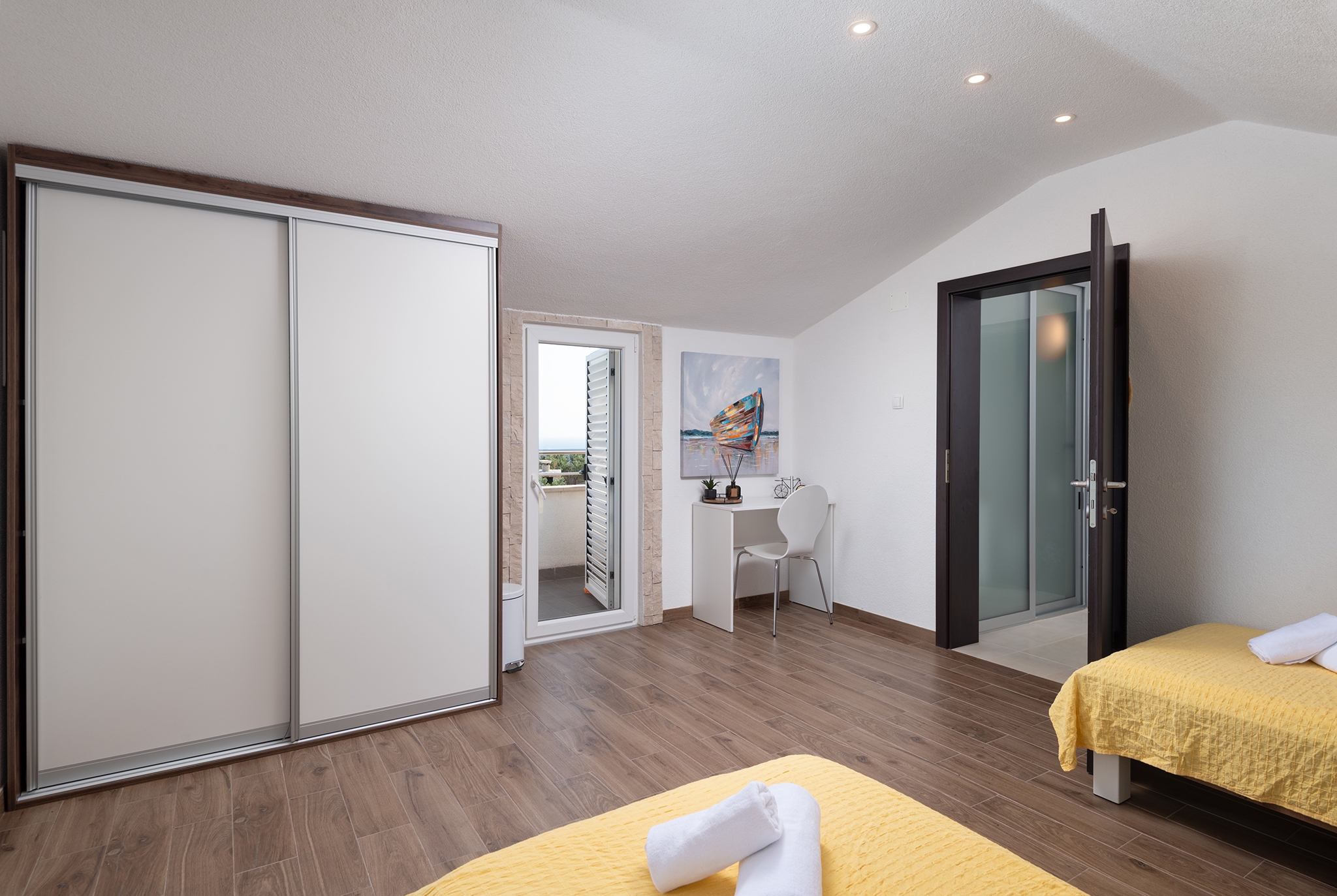 Comfortable and spacious house with terrace and sea view Milna, Brač  K