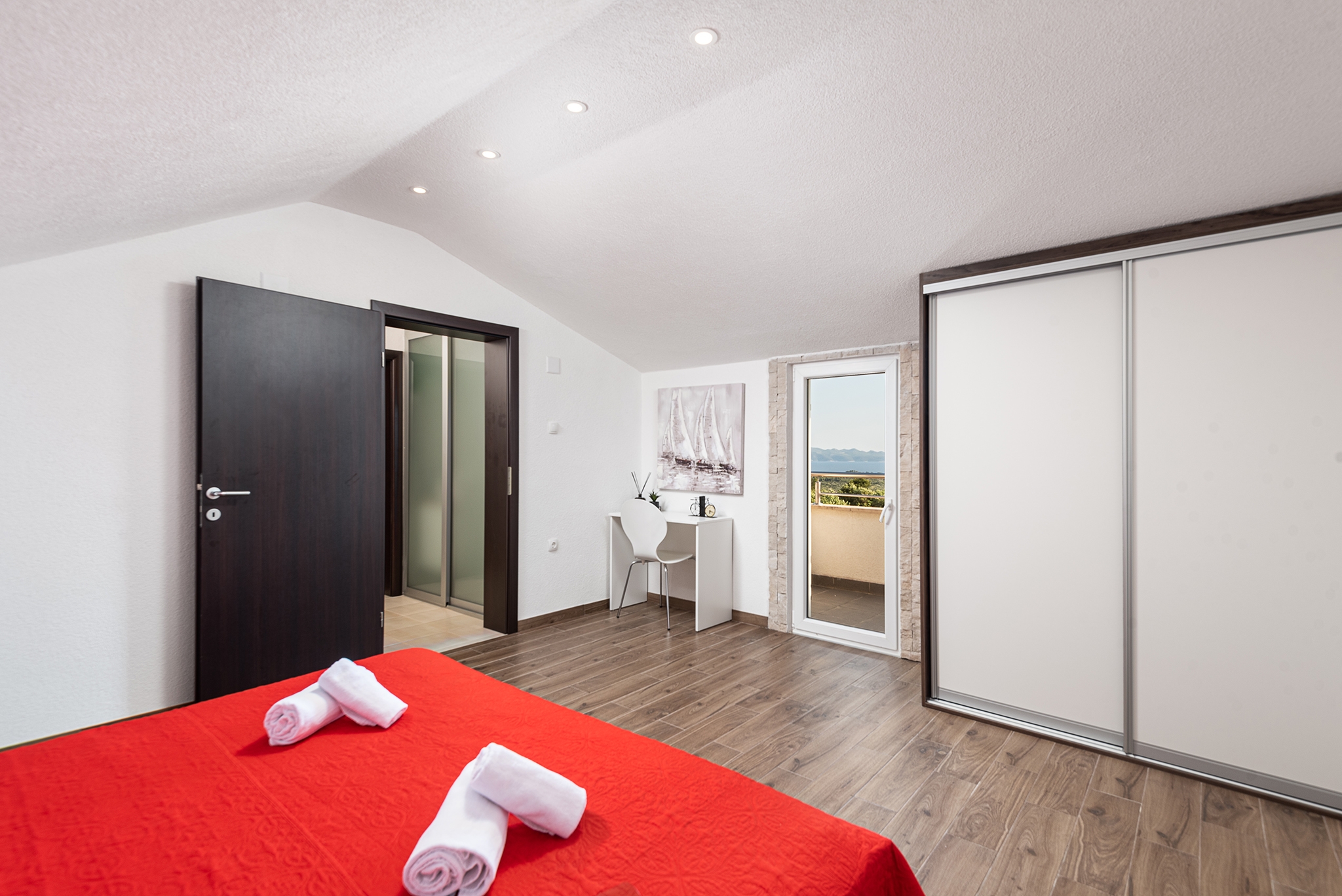 Comfortable and spacious house with terrace and sea view Milna, Brač  K
