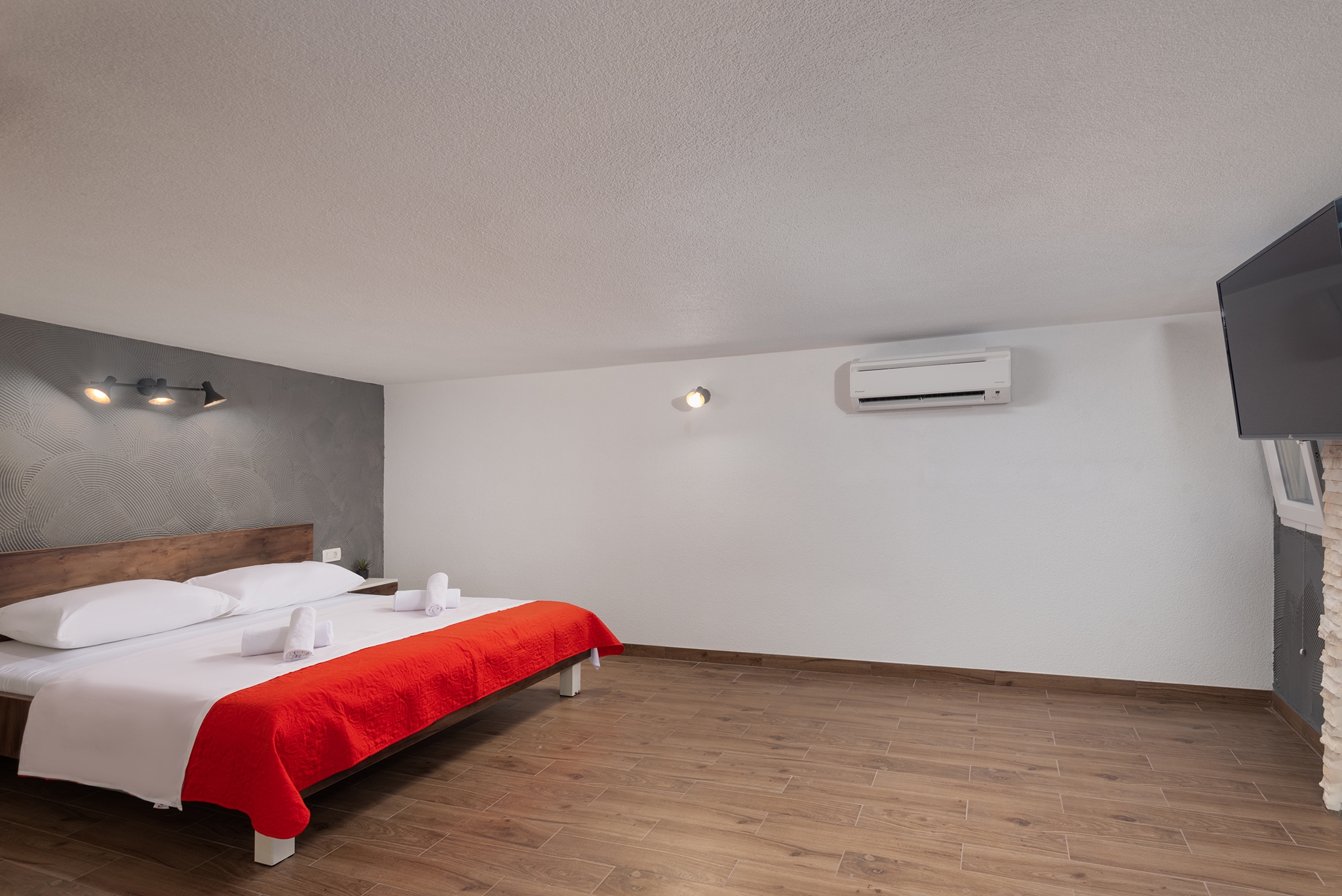 Comfortable and spacious house with terrace and sea view Milna, Brač  K