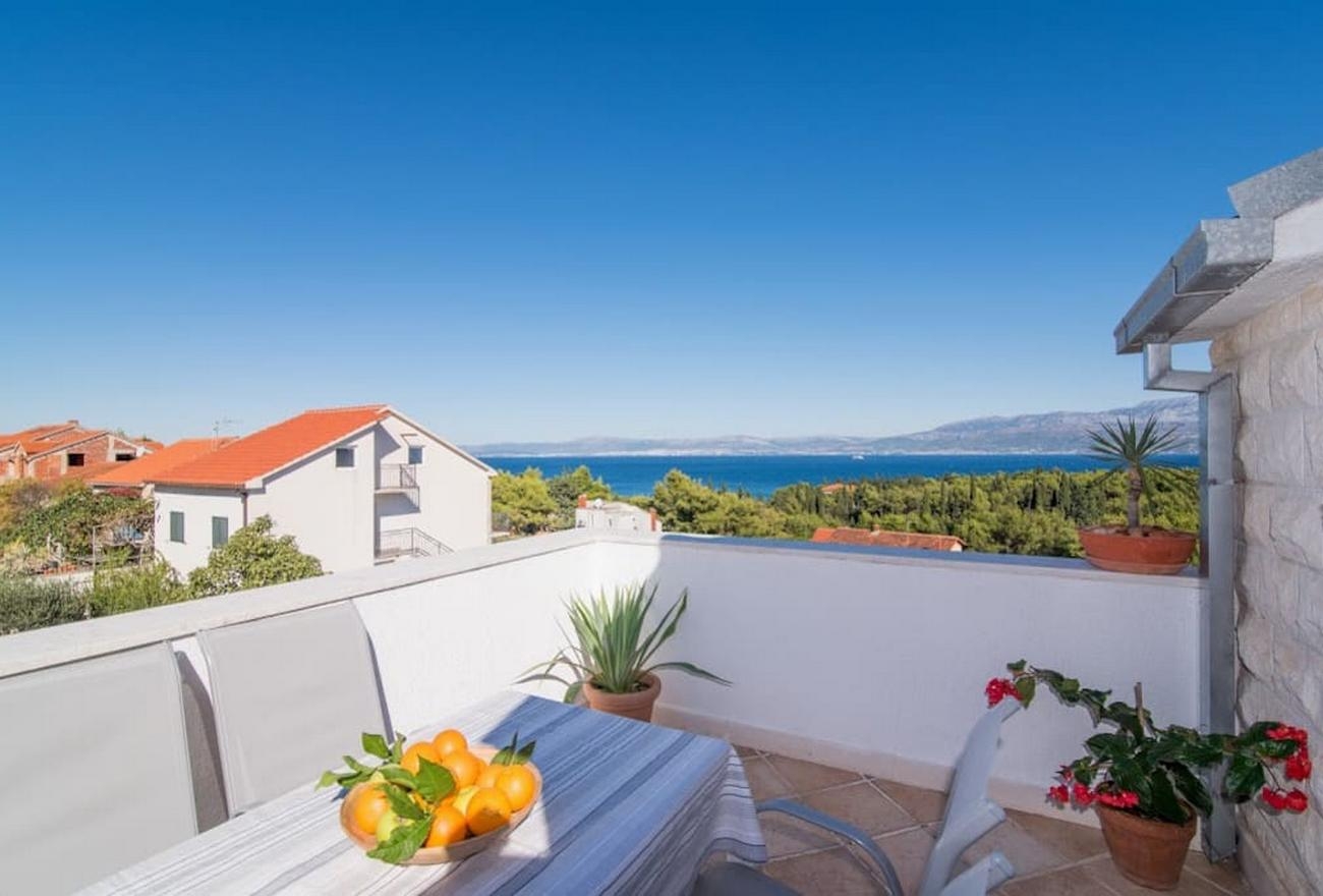 Two bedroom apartment with terrace and sea view Supetar, Brač (A-16774-b) Two bedroom apartment with terrace and sea view Supetar, Brač (A-16774-b)