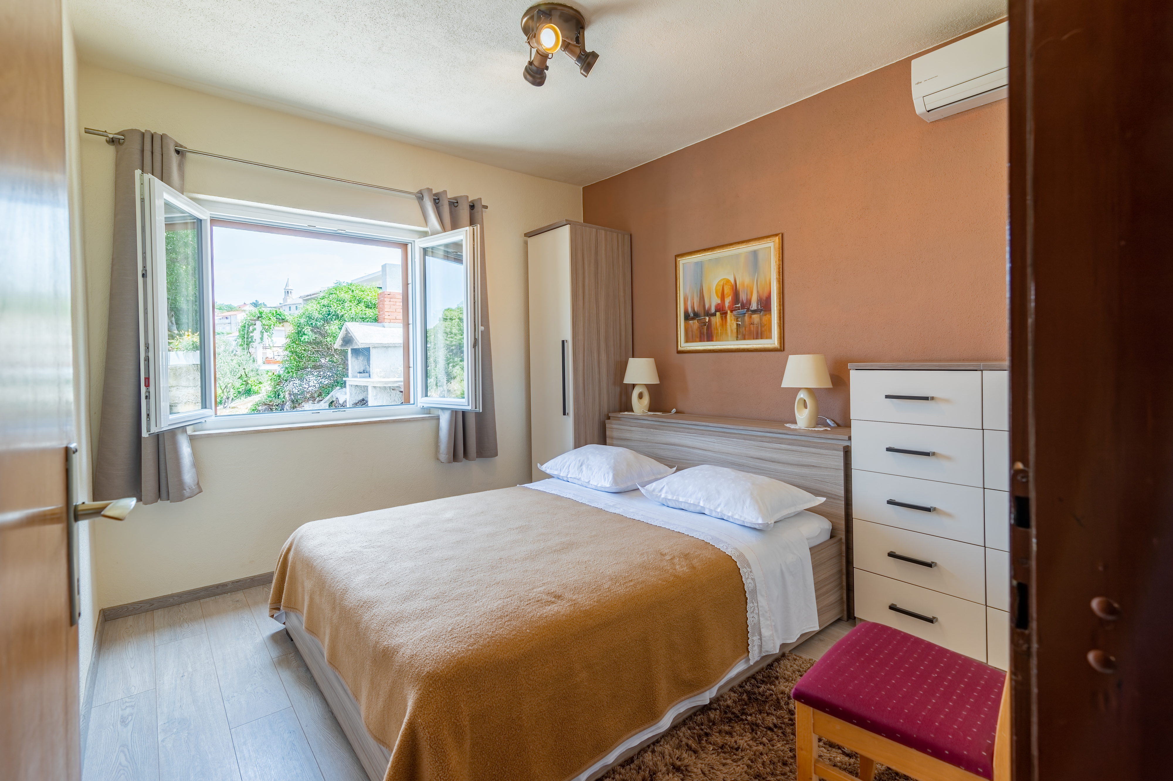 Three bedroom apartment with terrace and sea view Povlja, Brač (A-16792-a) Three bedroom apartment with terrace and sea view Povlja, Brač (A-16792-a)