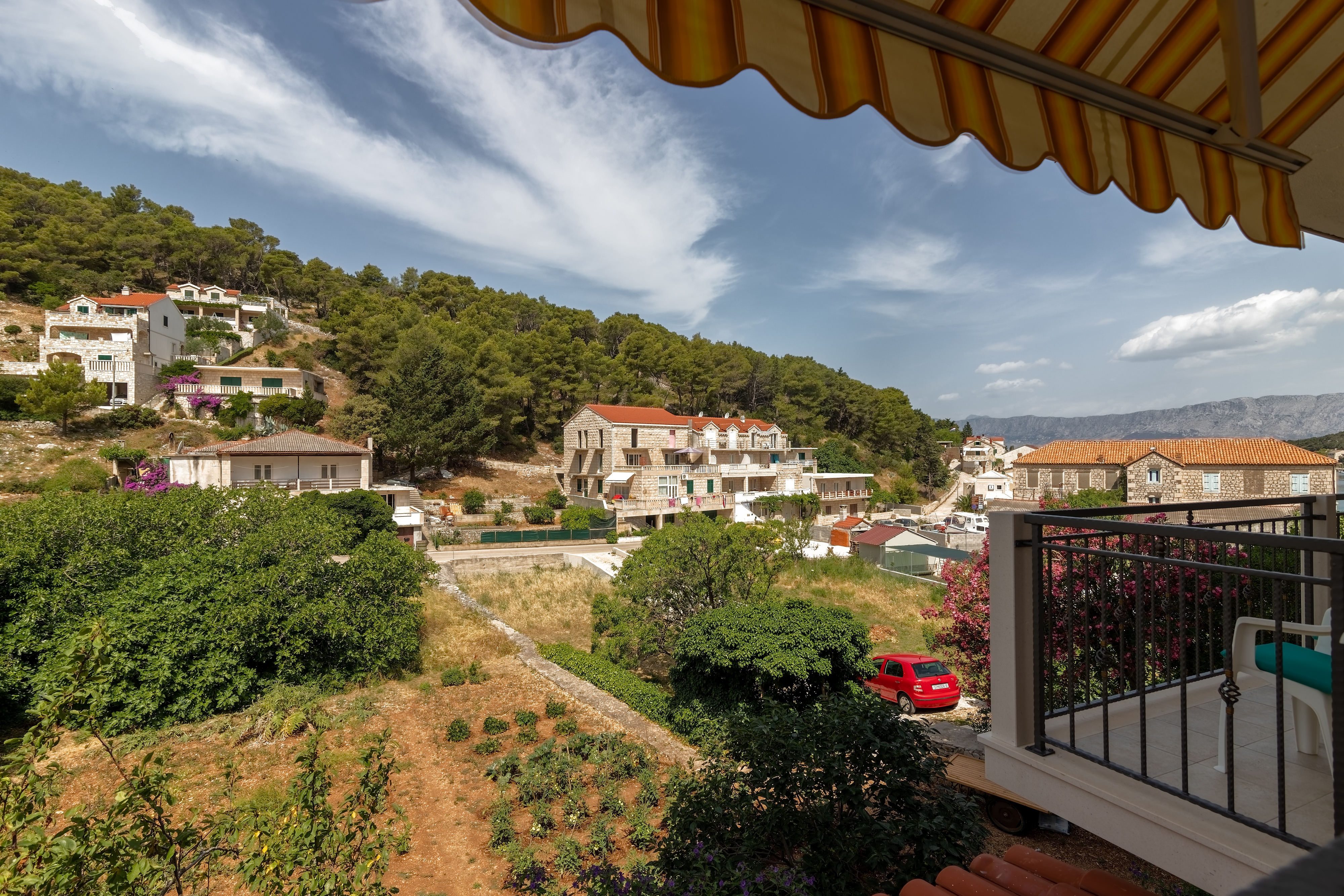Three bedroom apartment with terrace Povlja, Brač  A-a