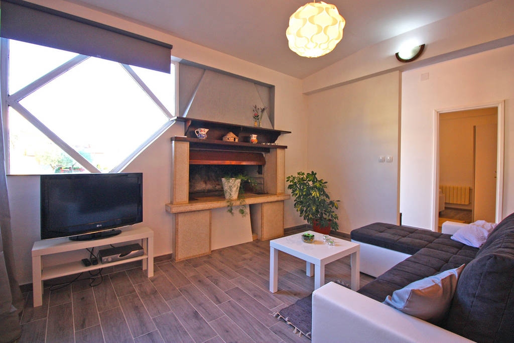 Two bedroom apartment with terrace Fažana  A-a