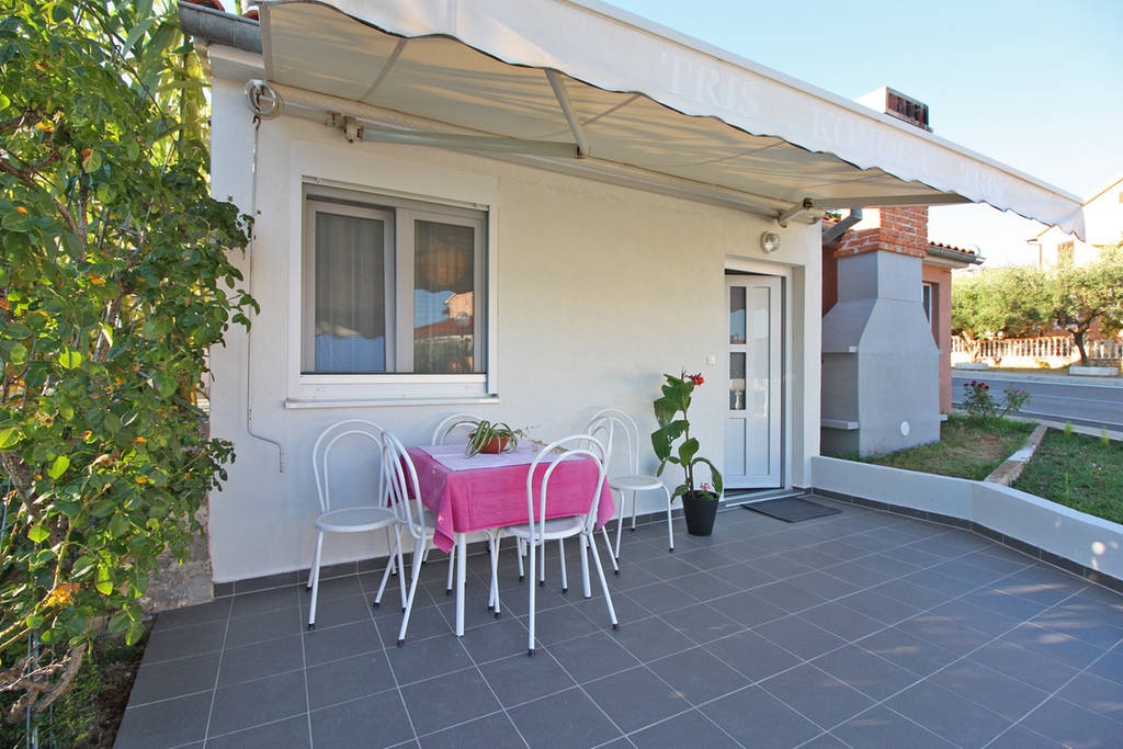 Two bedroom apartment with terrace Fažana  A-a