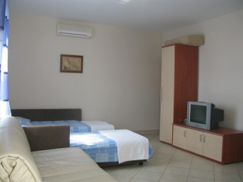 Top Rab Barbat Top Rab Barbat