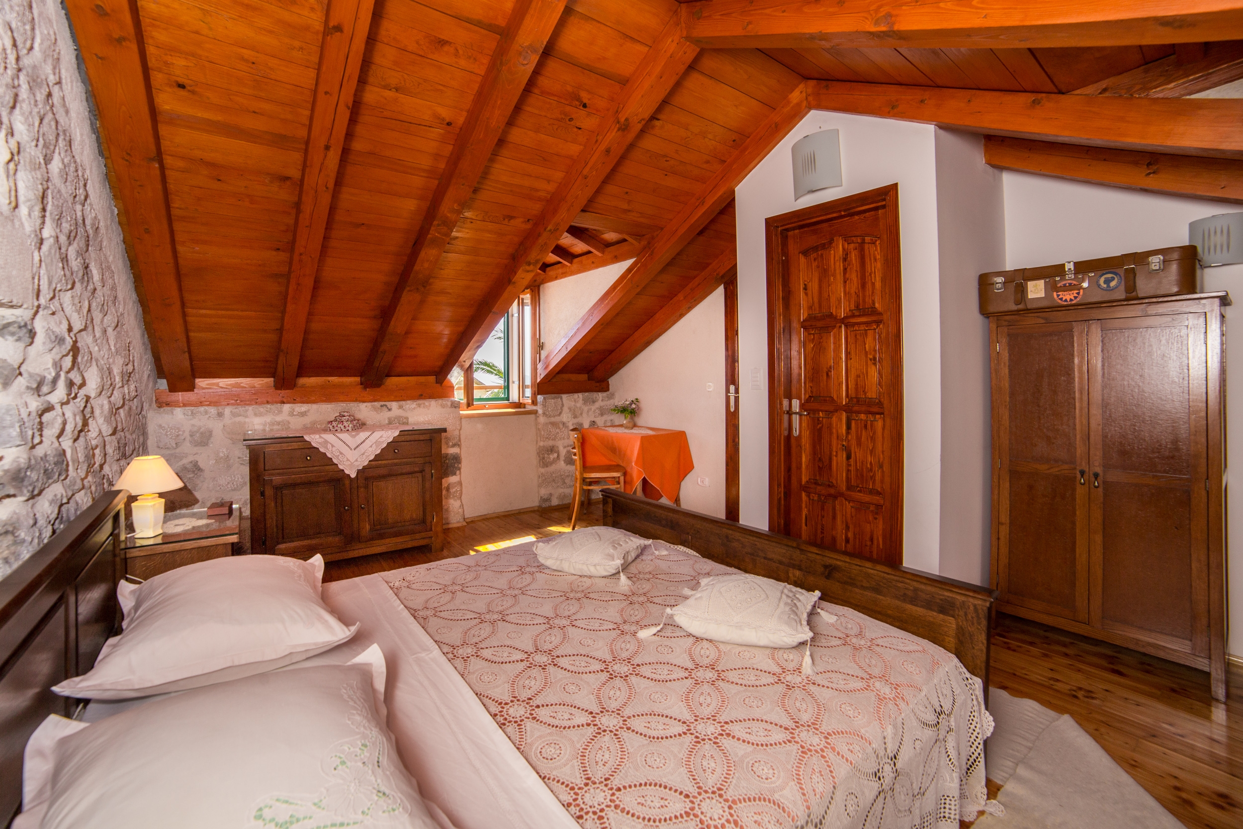 Two bedroom house with terrace and sea view Gornja Podgora, Makarska  K